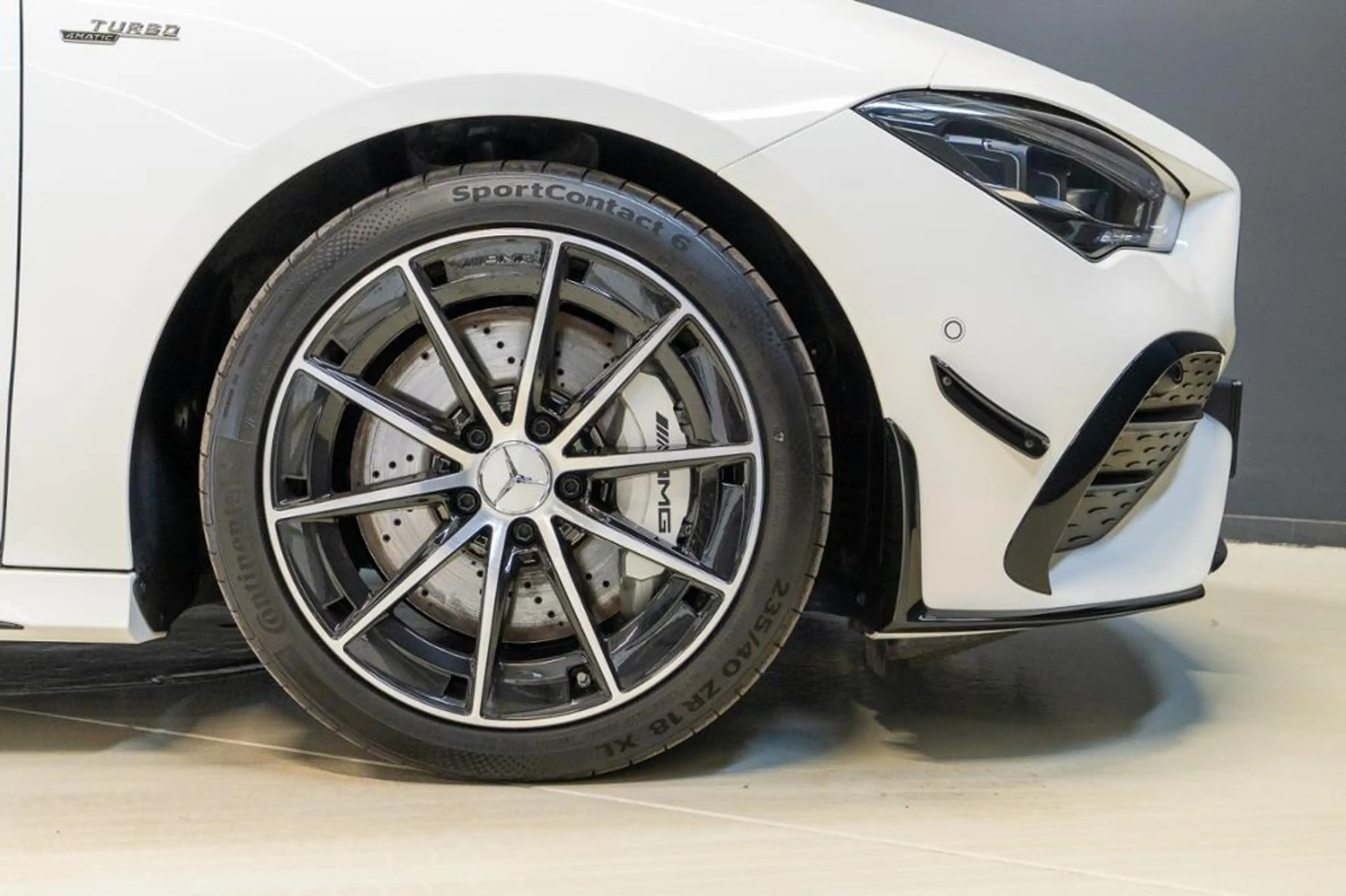 Mercedes-Benz CLA 35 AMG AMG CLA 35 4M *Aero Night Pano Premium Plus — photo 5