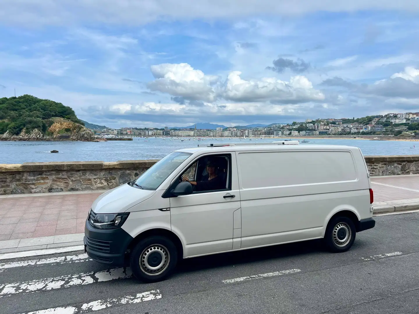 Volkswagen Transporter Kombi PRO 2.0TDI BMT Largo T. Normal 114 Largo Techo Normal Blanco - 2