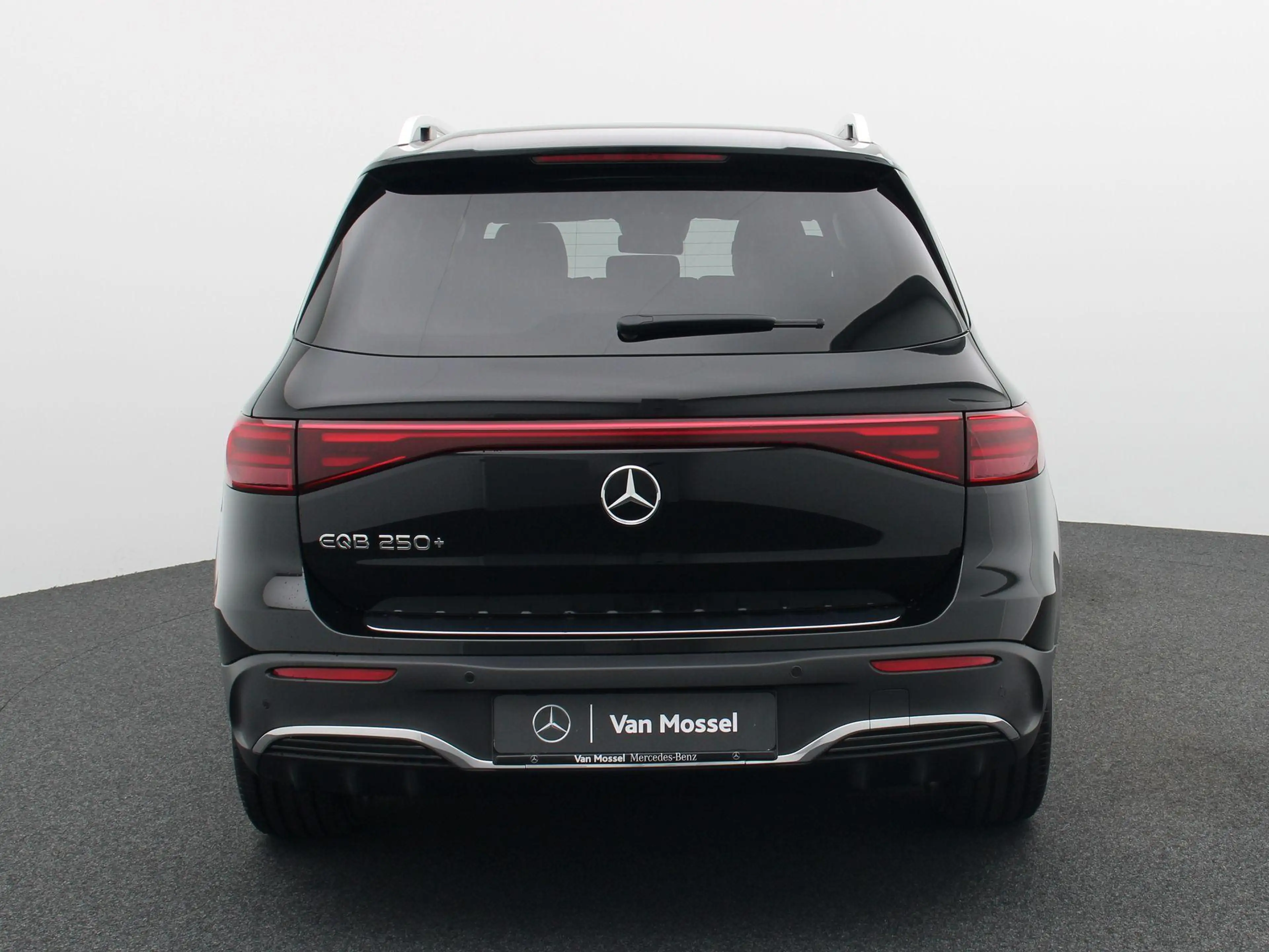 Mercedes-Benz EQB 250 250+ Business Star Edition + PANO DAK + BURMESTER — photo 5