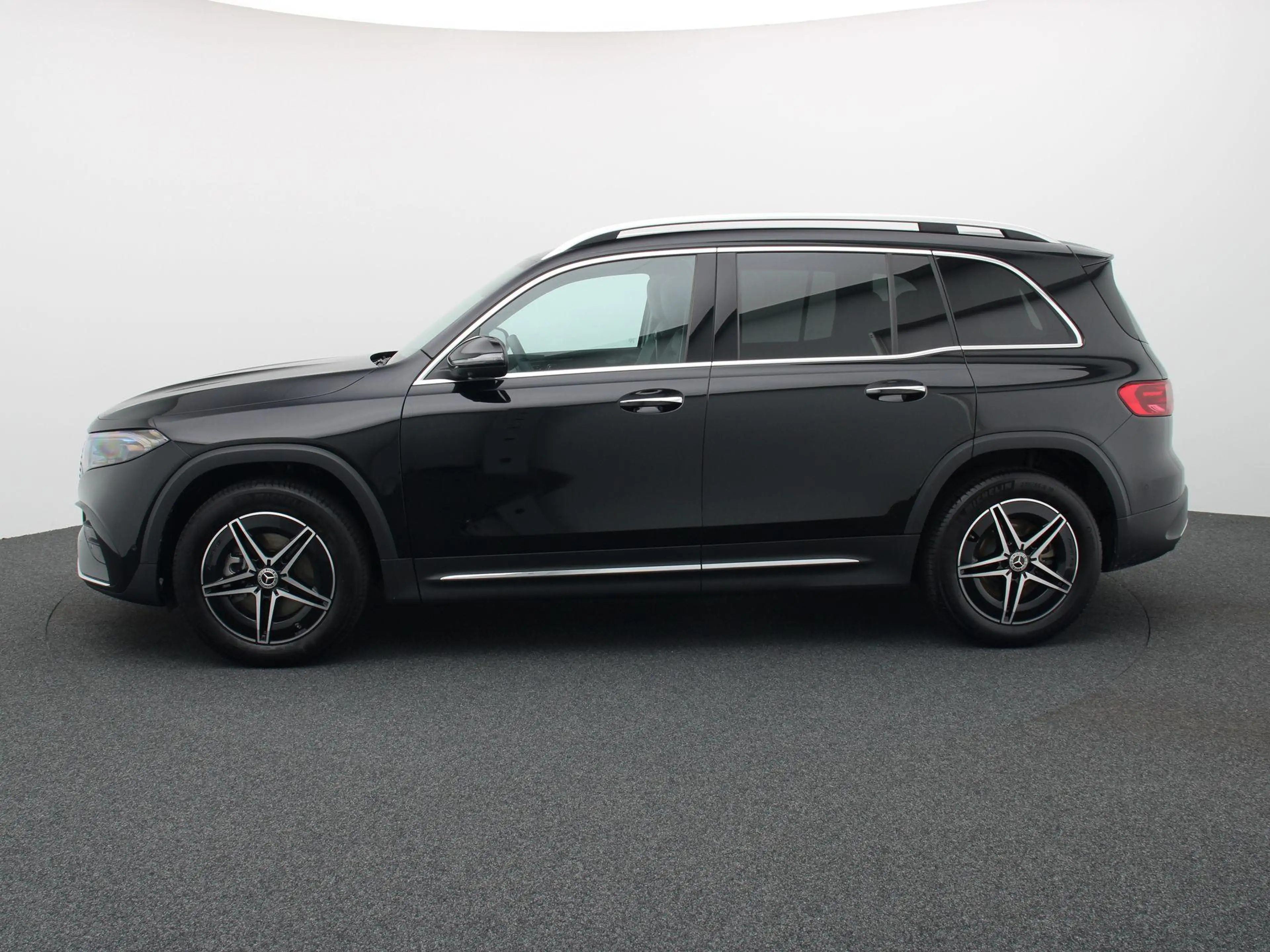 Mercedes-Benz EQB 250 250+ Business Star Edition + PANO DAK + BURMESTER — photo 4