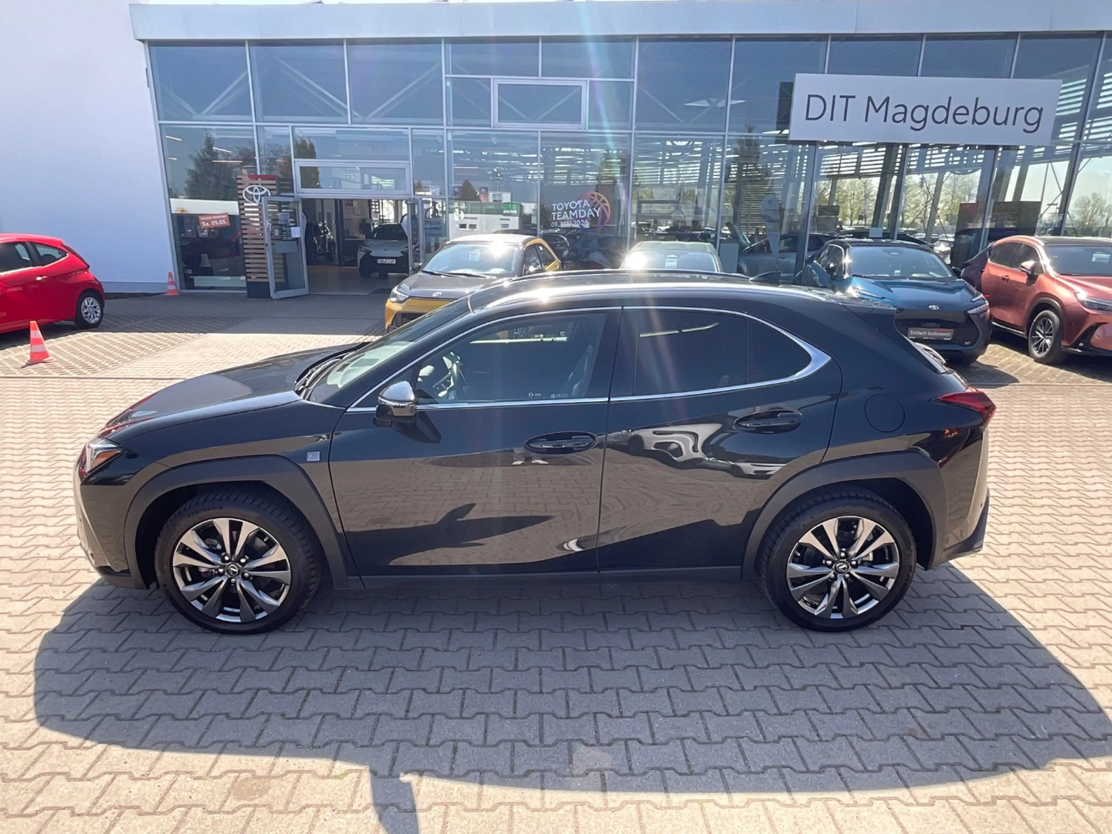 Lexus UX 250h UX 250 h F Sport Design ACC+LED+SHZ+2xKlima+Kam. — photo 3