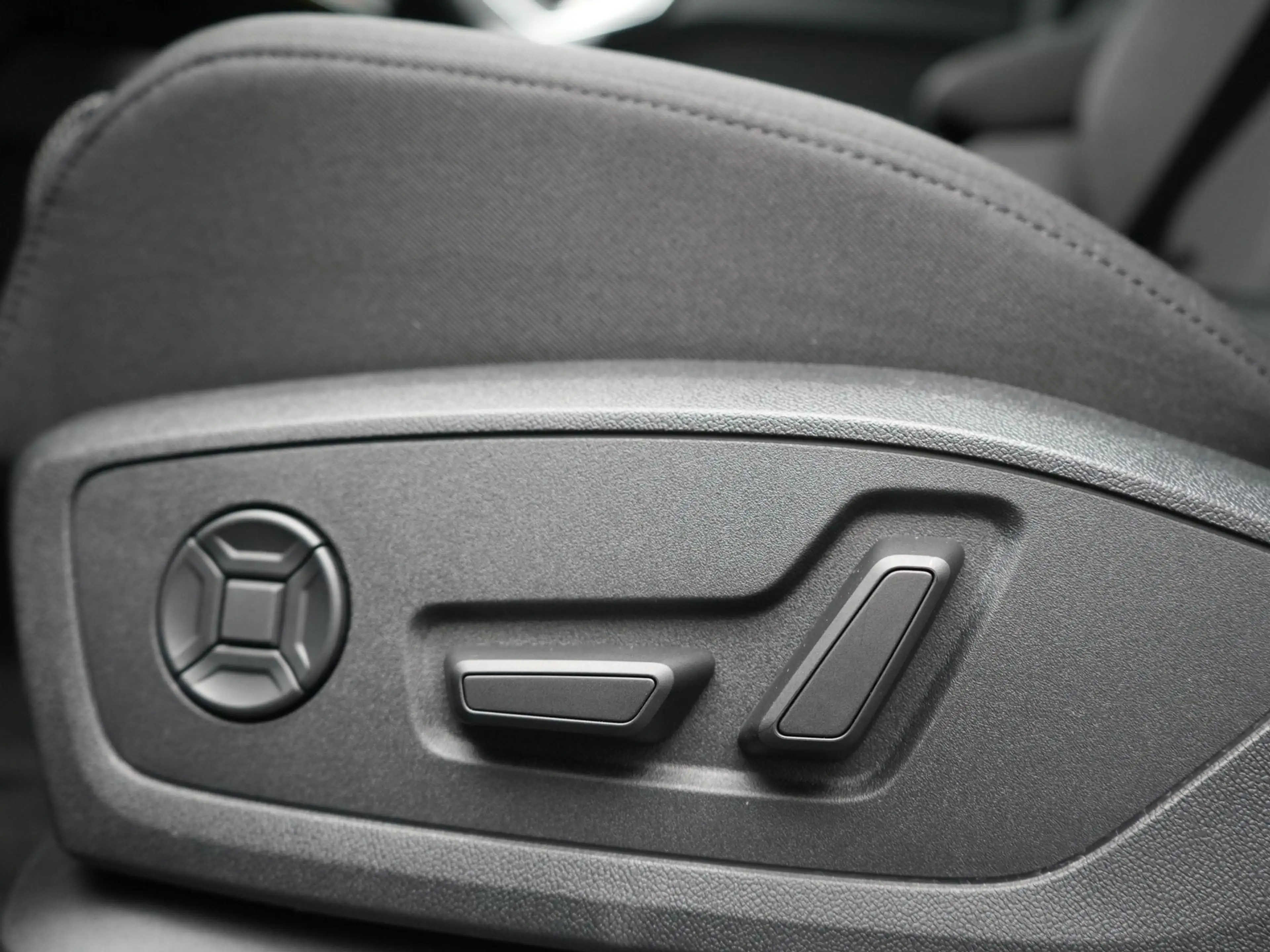 Audi Q4 e-tron 40 S Line 77 kWh 204pk Dealer O.H. | Panodak | Ada — photo 10