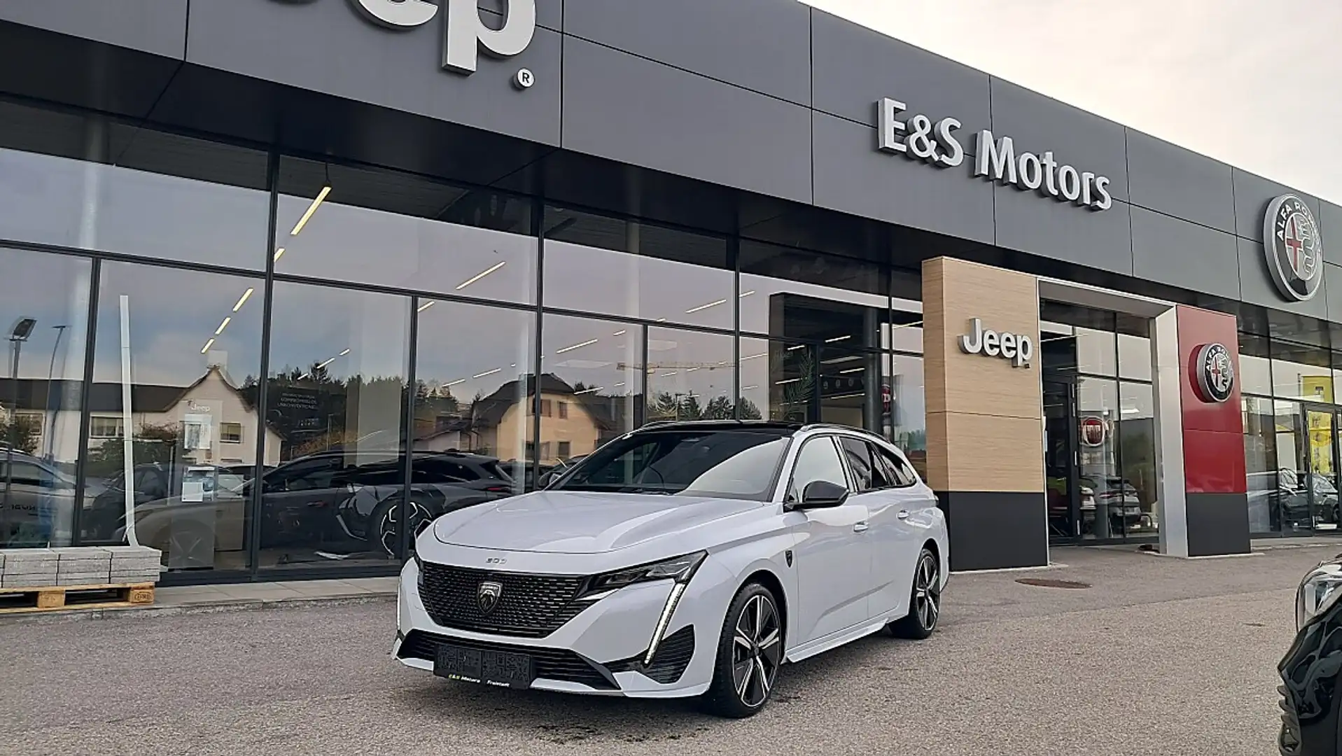 Peugeot 308 1.2 Hybrid 145 SW GT (EURO 6e) Weiß - 1