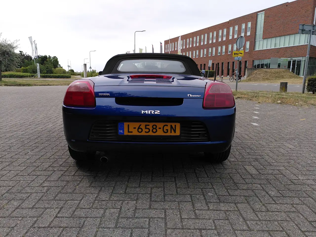 Toyota MR 2 1.8 (Hardtop, nw cabriodak, nwe banden), foto 5