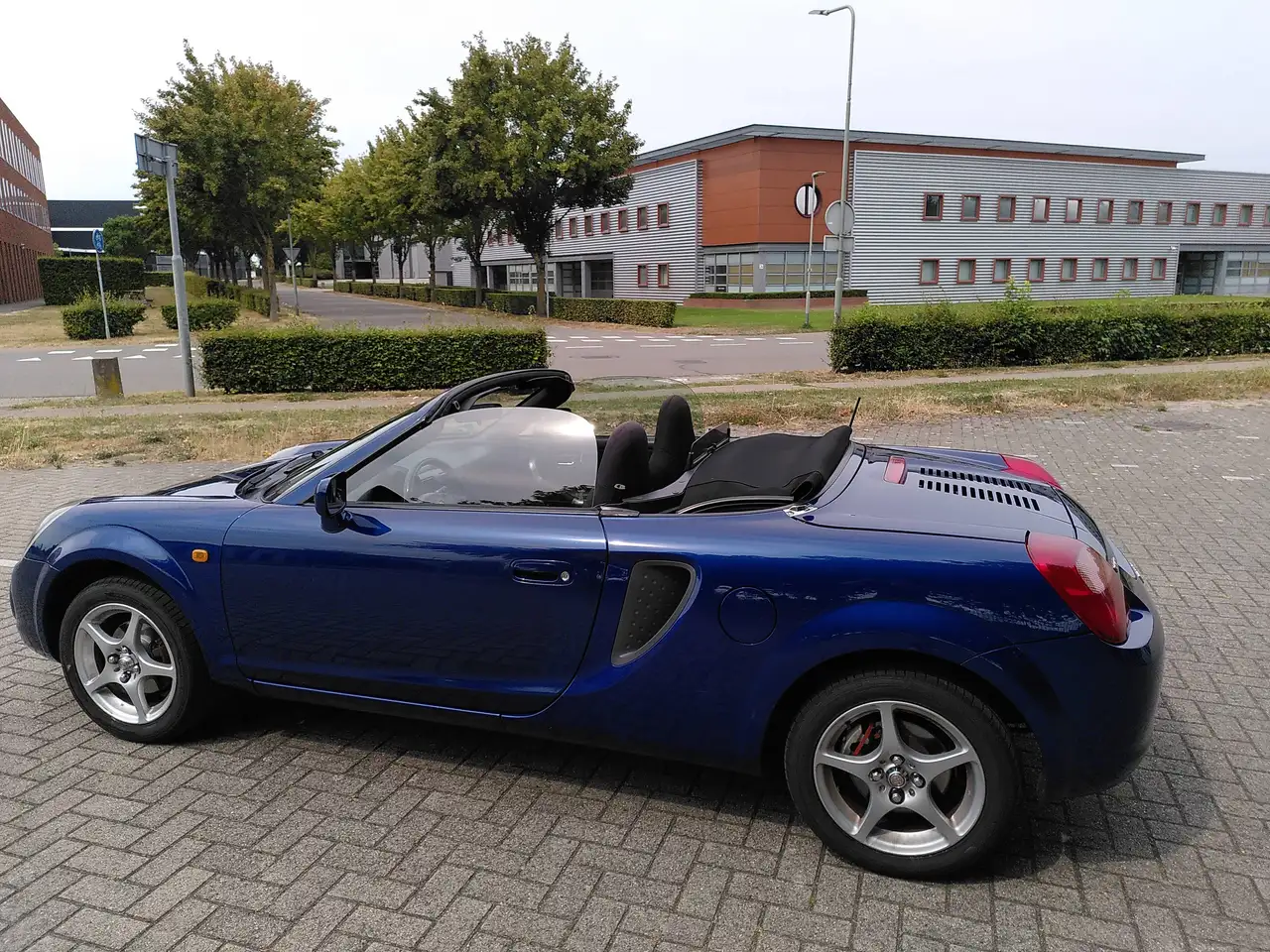 Toyota MR 2 1.8 (Hardtop, nw cabriodak, nwe banden), foto 3