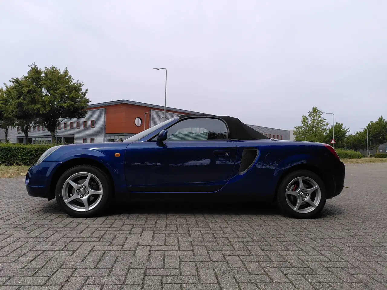 Toyota MR 2 1.8 (Hardtop, nw cabriodak, nwe banden), foto 2