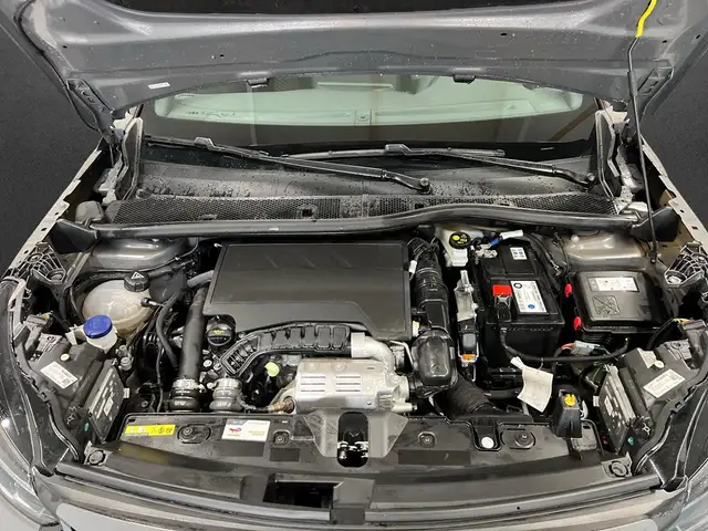 Peugeot 2008 view 5