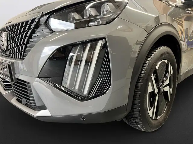 Peugeot 2008 view 9