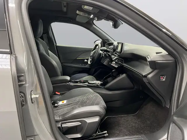 Peugeot 2008 view 11