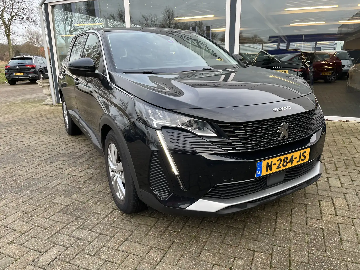Peugeot 5008 1.2 PureTech Active Lmv / Clima / Led / 7pers Noir - 2