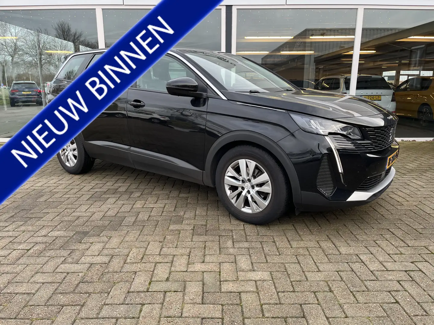 Peugeot 5008 1.2 PureTech Active Lmv / Clima / Led / 7pers Noir - 1