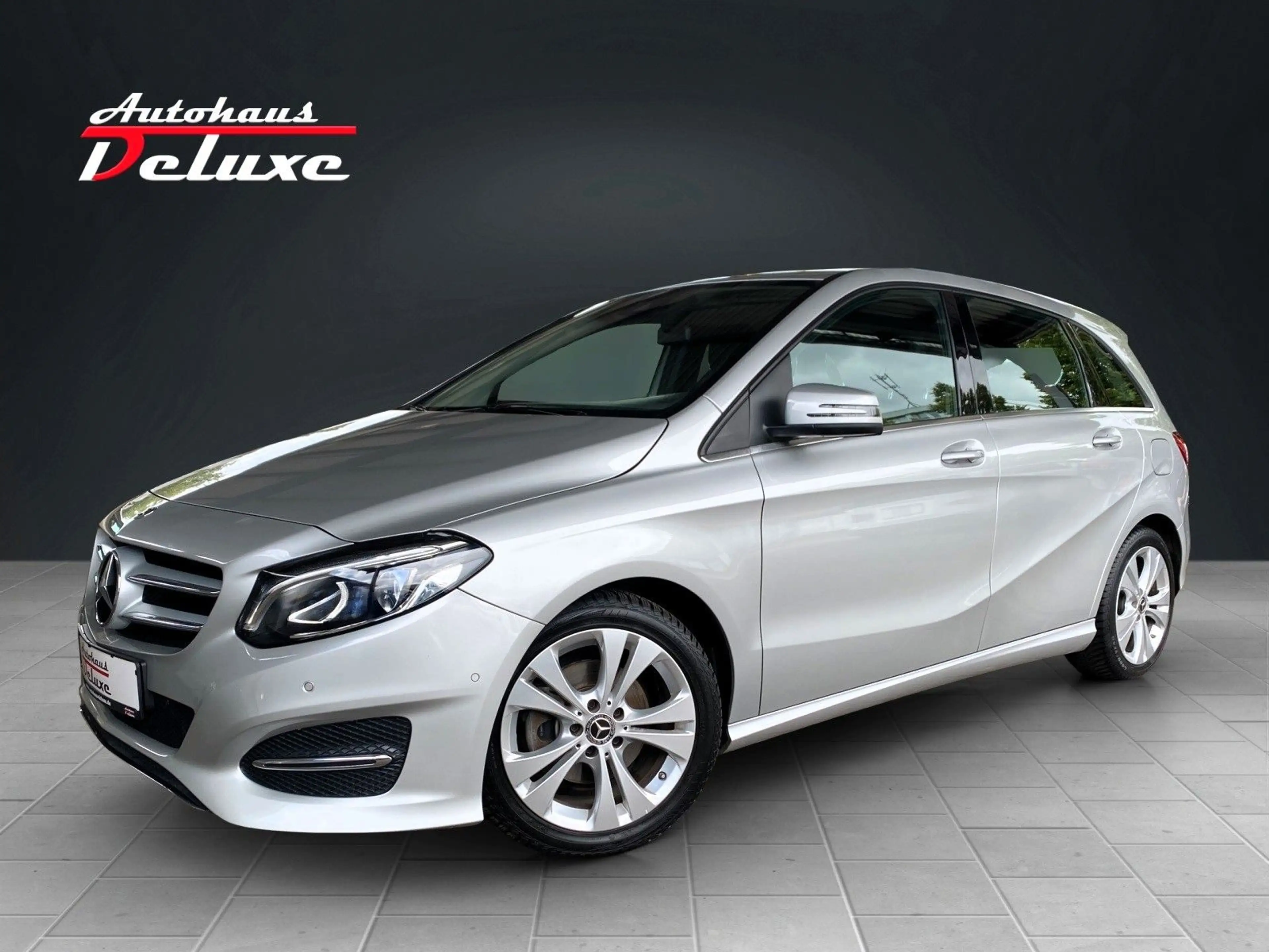 Mercedes-Benz B 180 EDITION-B NAVI-LEDER-LED-AHK-PDC