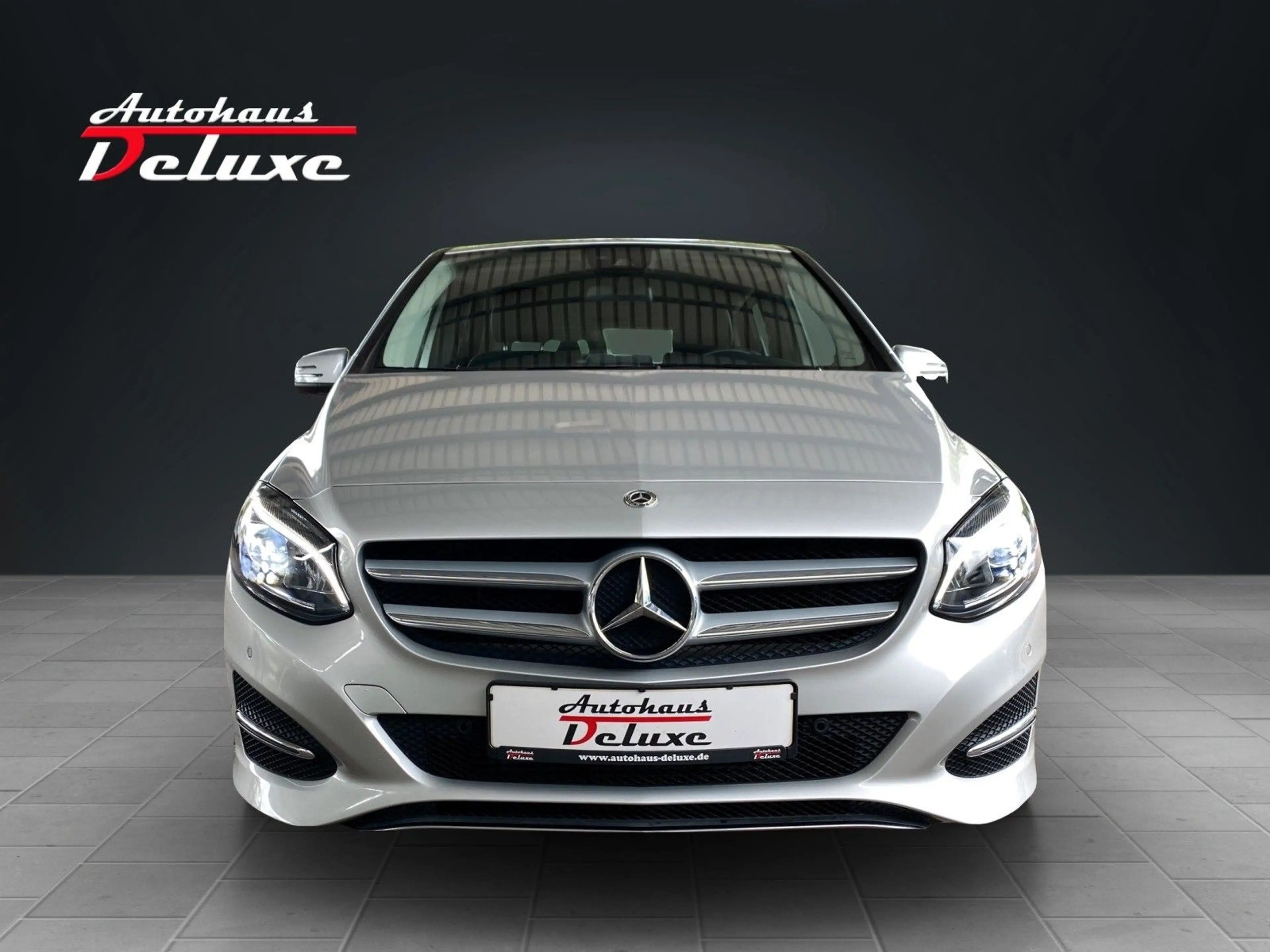 Mercedes-Benz B 180 EDITION-B NAVI-LEDER-LED-AHK-PDC — photo 2