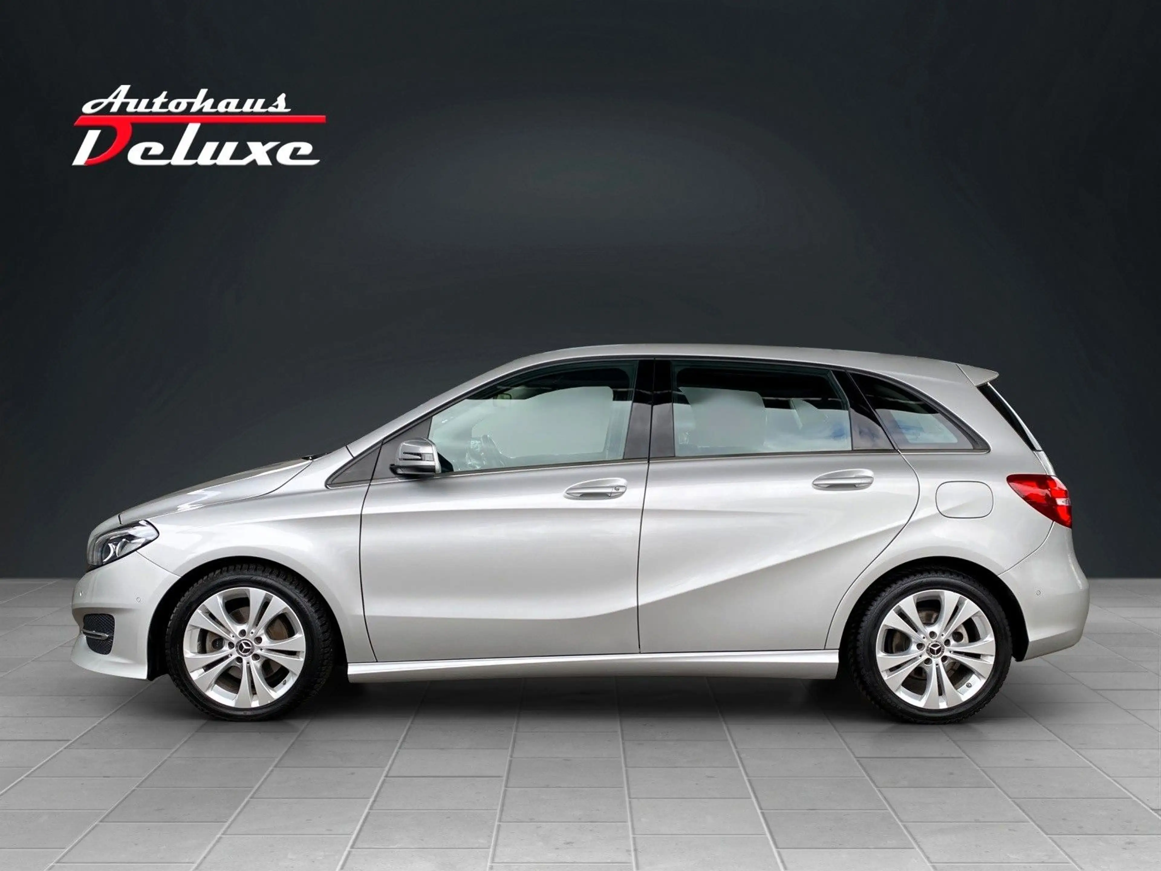 Mercedes-Benz B 180 EDITION-B NAVI-LEDER-LED-AHK-PDC — photo 4