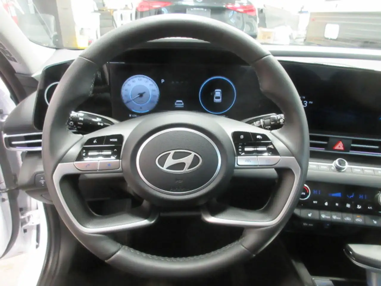 Hyundai ELANTRA снимка Hyundai ELANTRA