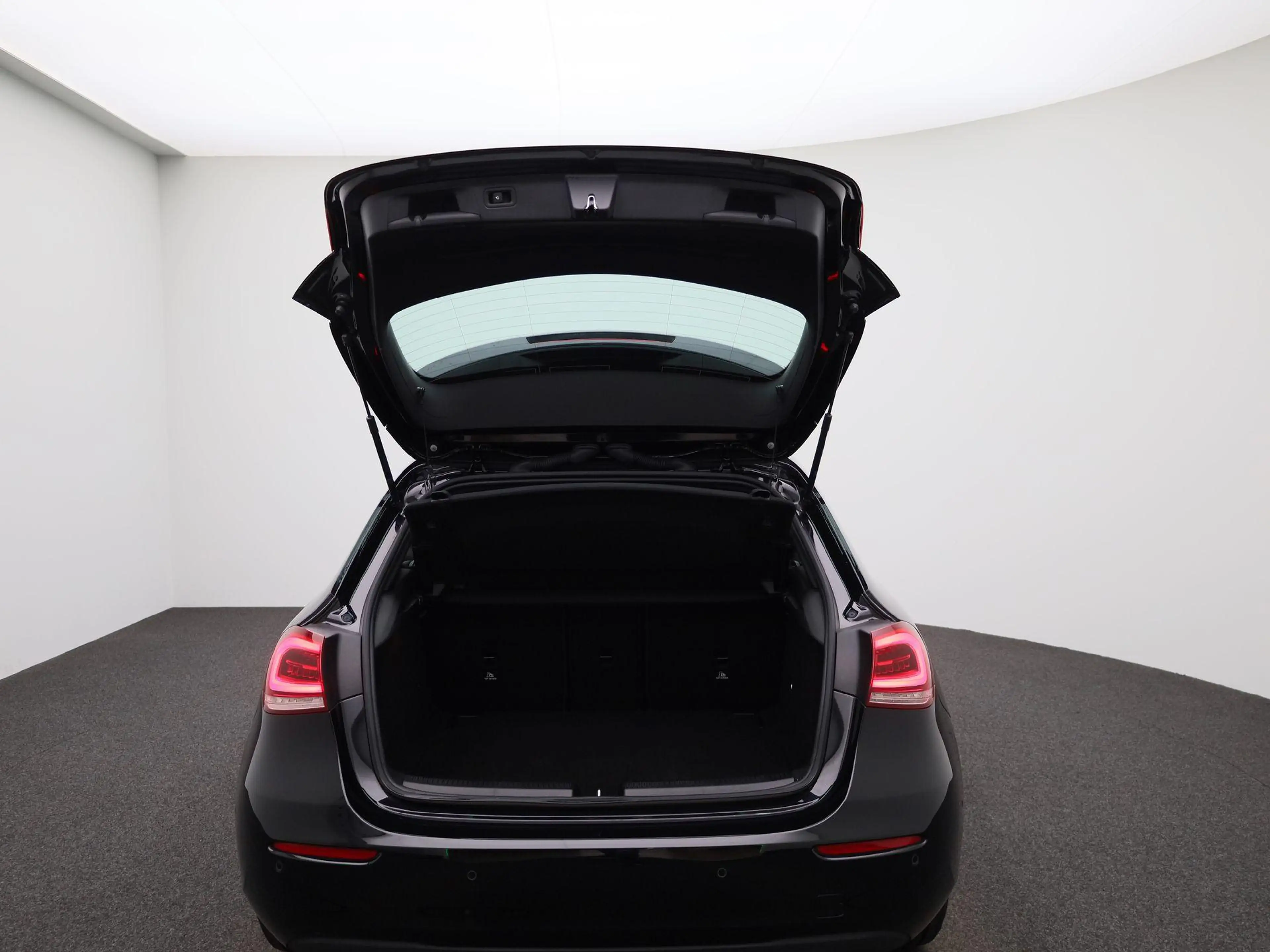 Mercedes-Benz A 180 Business Line VERWACHT !! — photo 11