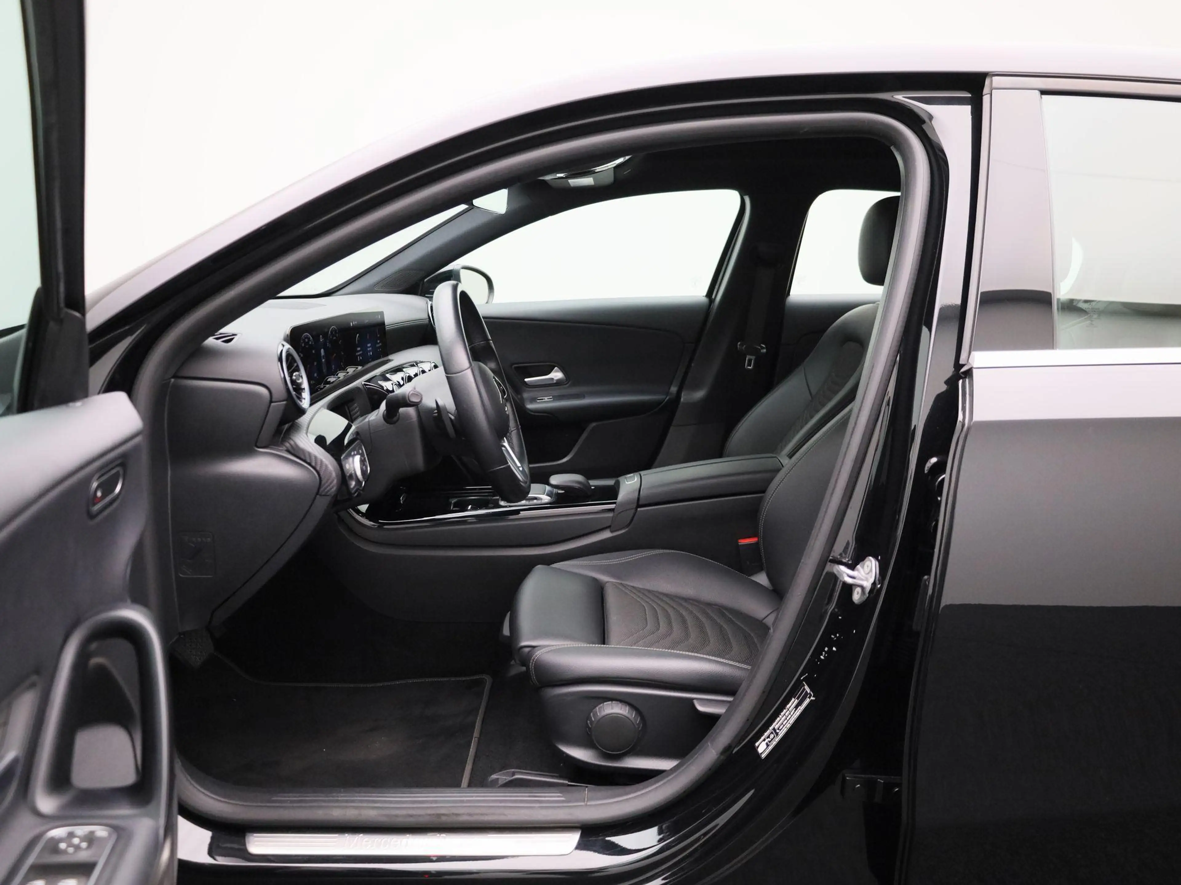 Mercedes-Benz A 180 Business Line VERWACHT !! — photo 9