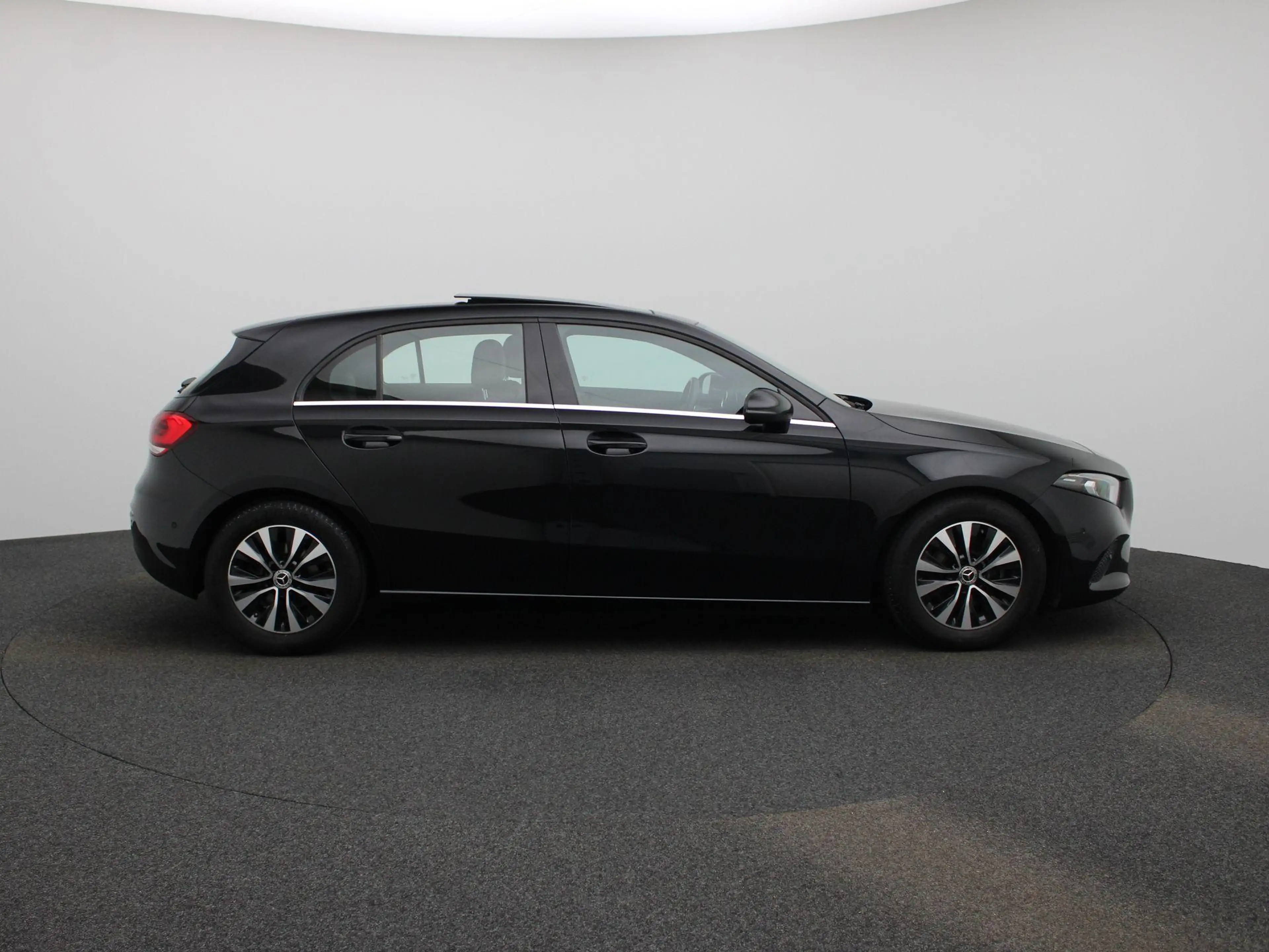 Mercedes-Benz A 180 Business Line VERWACHT !! — photo 6
