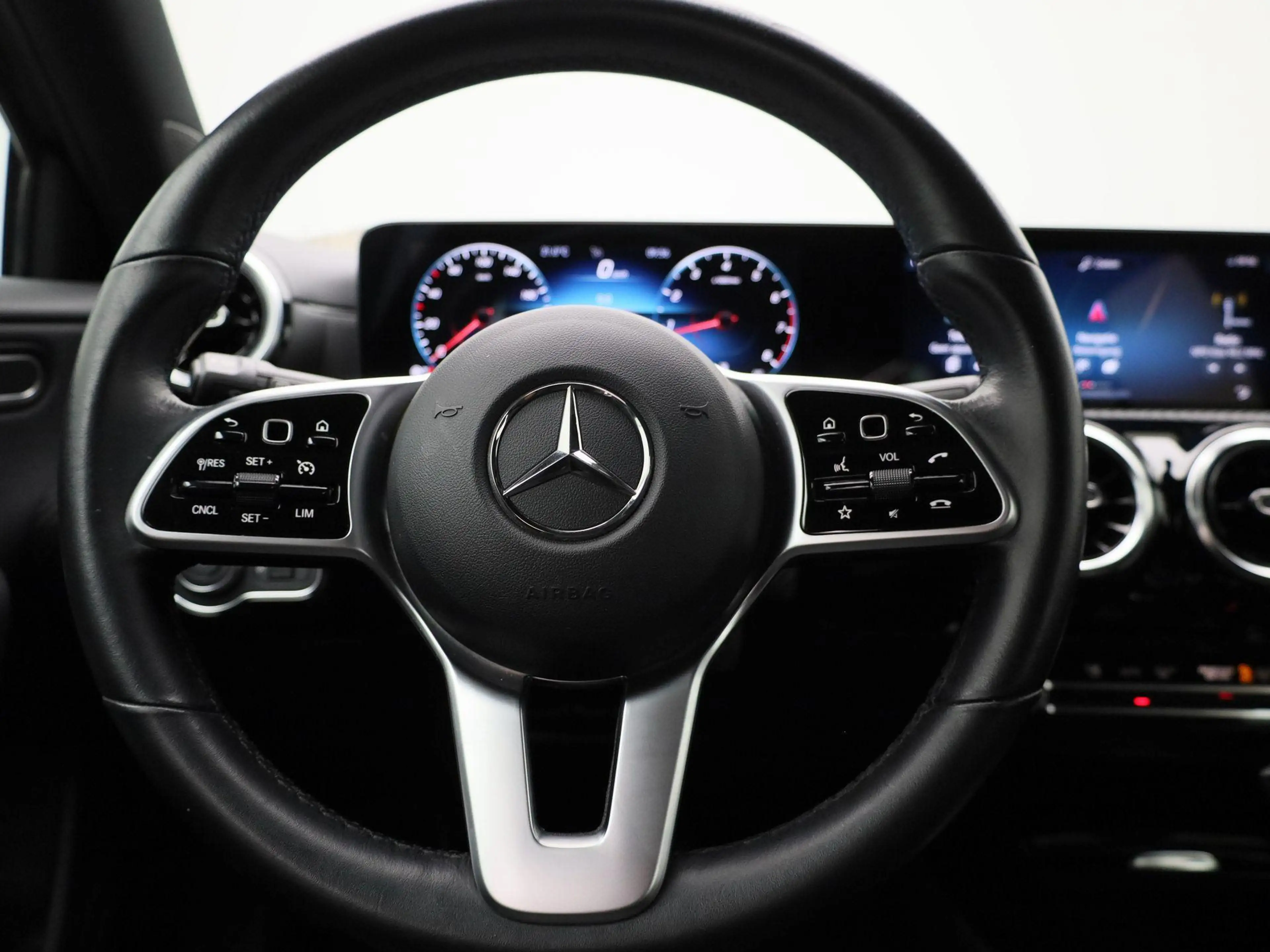 Mercedes-Benz A 180 Business Line VERWACHT !! — photo 7