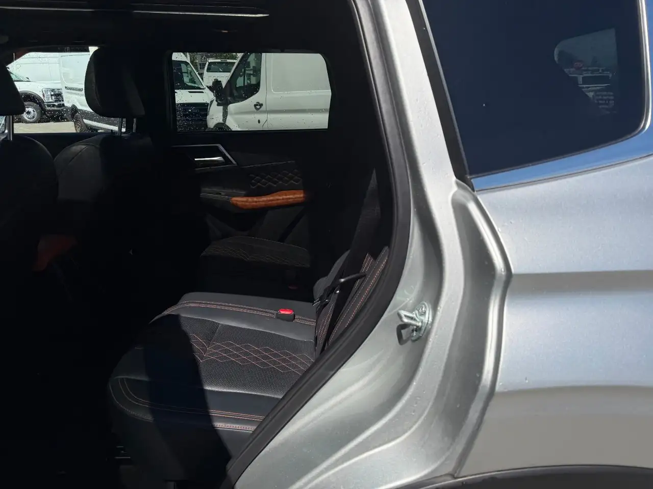 Mitsubishi Outlander снимка Mitsubishi Outlander