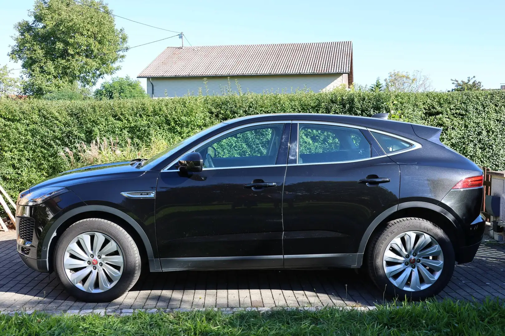 Jaguar E-Pace E-Pace 2.0DI4 D150 SE AWD Aut. SE Schwarz - 2