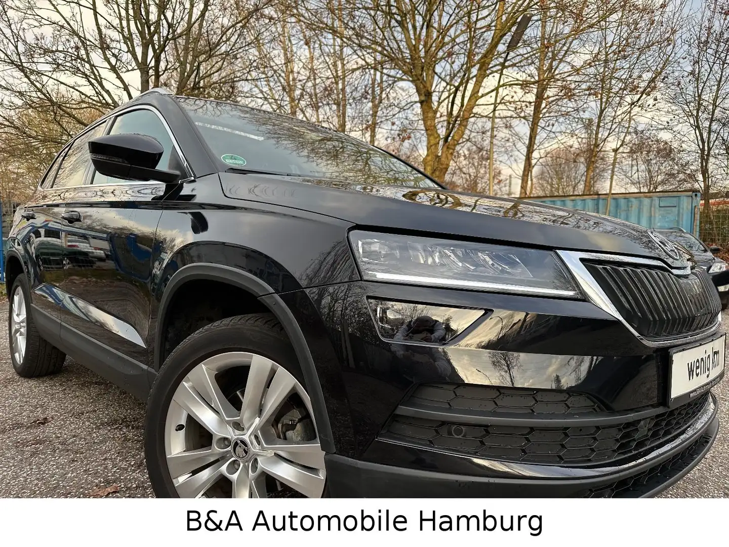 Skoda Karoq 2 Hand+Scheckheft+LED+Panorama-Dach Schwarz - 1