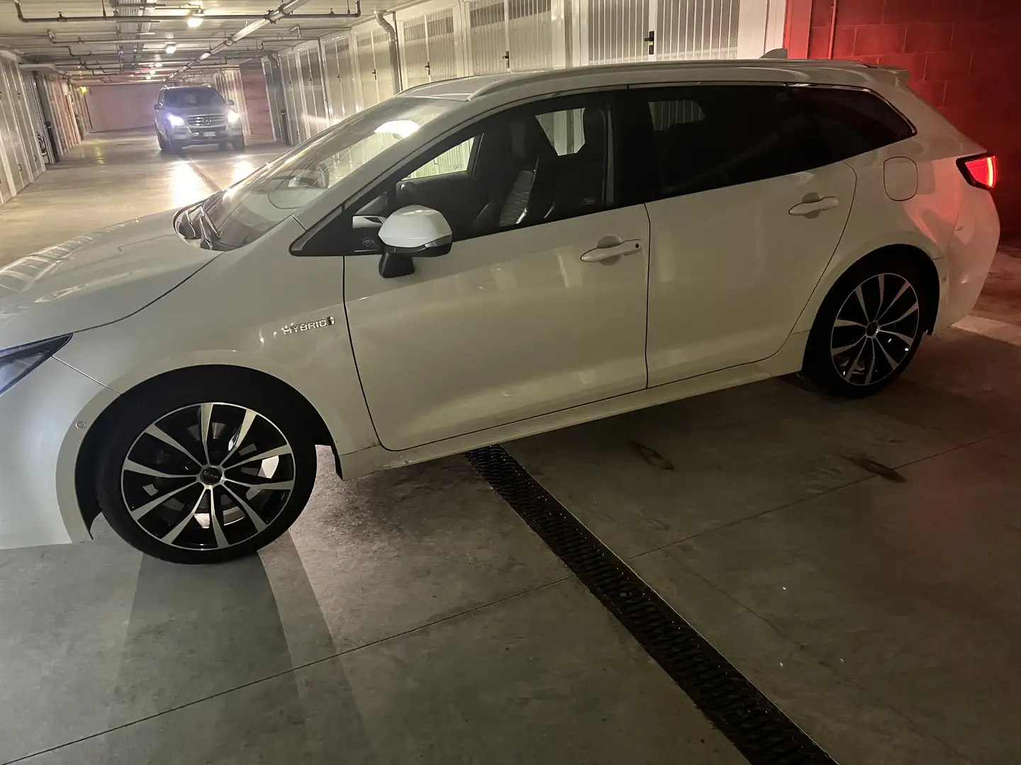 Toyota Corolla Touring Sports 2.0h Lounge cvt - 1