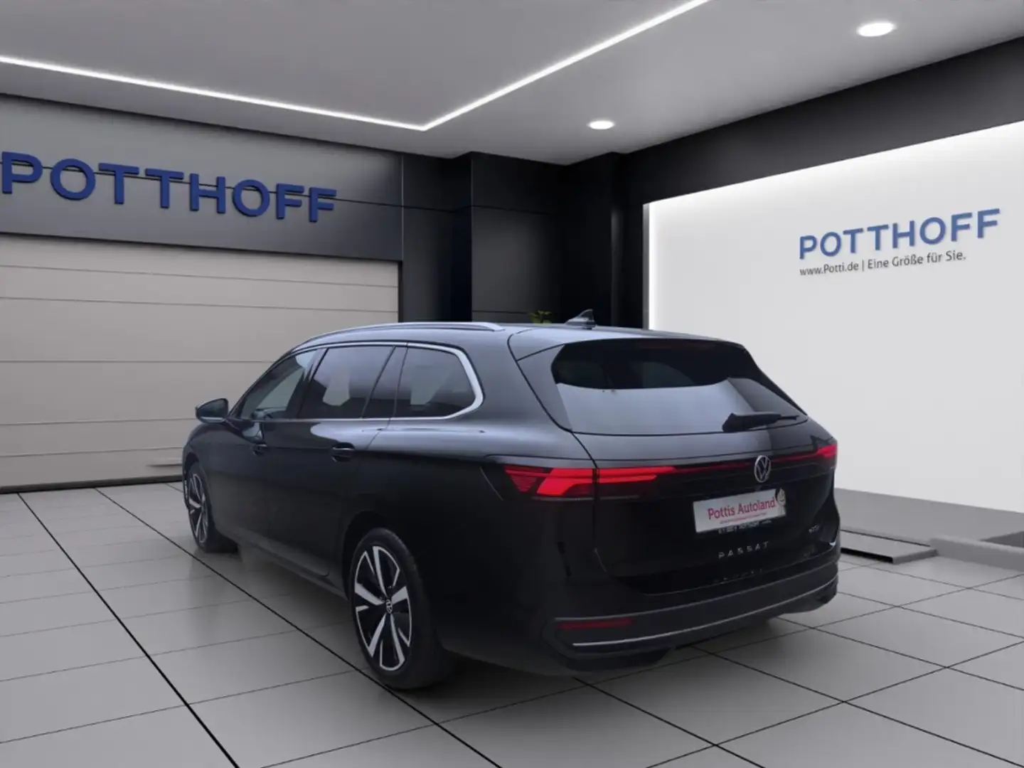 Volkswagen Passat Variant 1.5 eTSI DSG BUSINESS NAVI AHK SITZHZG PDC Schwarz - 2