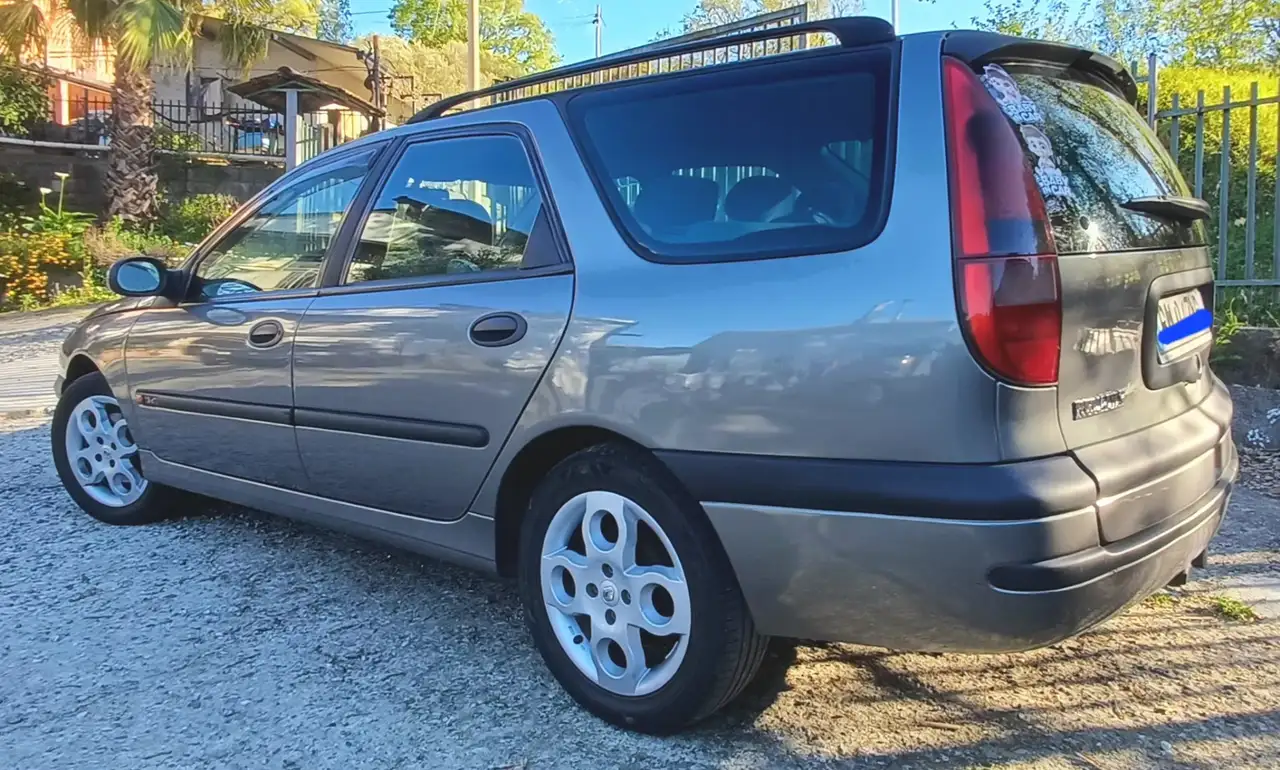 Renault Laguna, foto 2