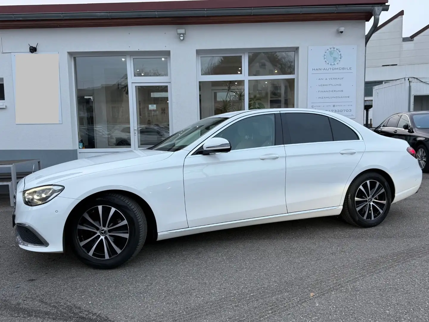 Mercedes-Benz E 220 Lim Avand.*Media-Display+Burmester+AHK* Weiß - 1
