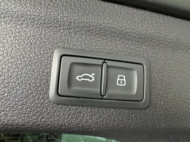 Audi Q3 view 15