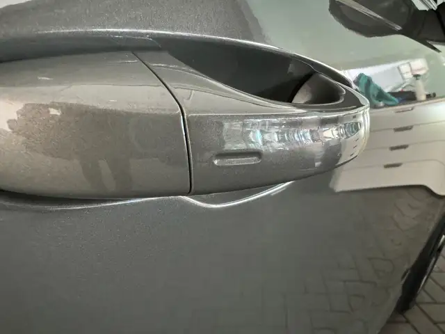 Audi Q3 view 13