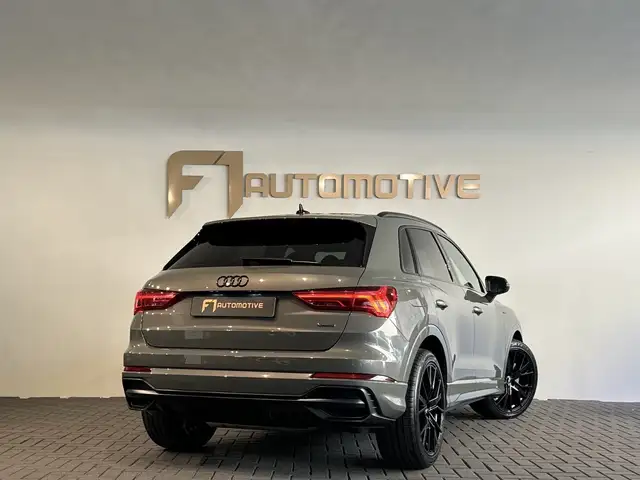 Audi Q3 view 4