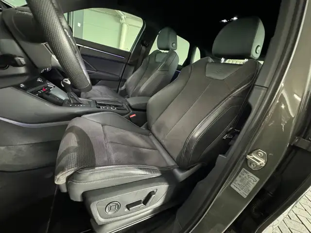 Audi Q3 view 10