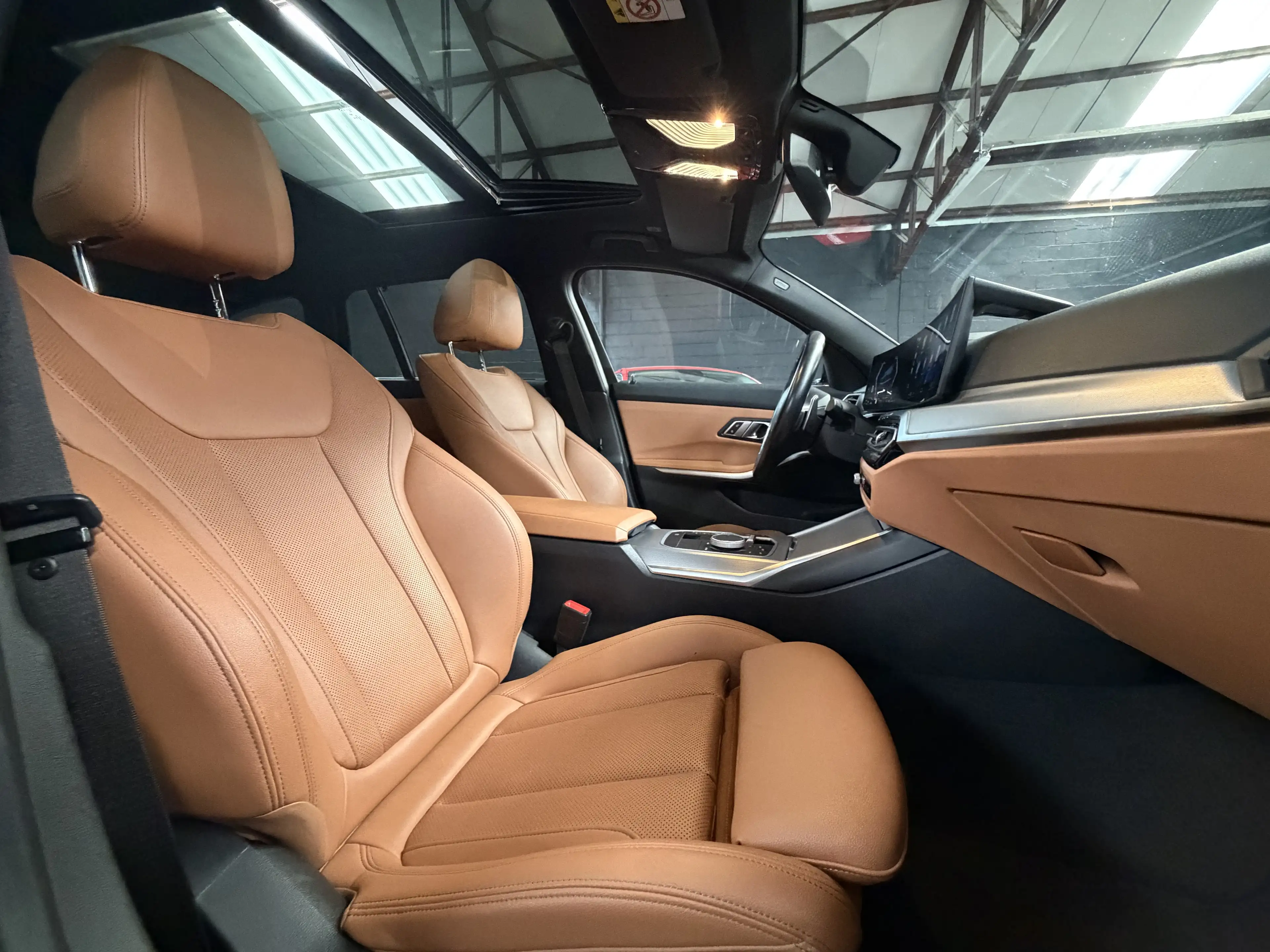 BMW 316 dA * NEW LIFT * PACK M * PANO * CAMERA * CARPLAY — photo 12