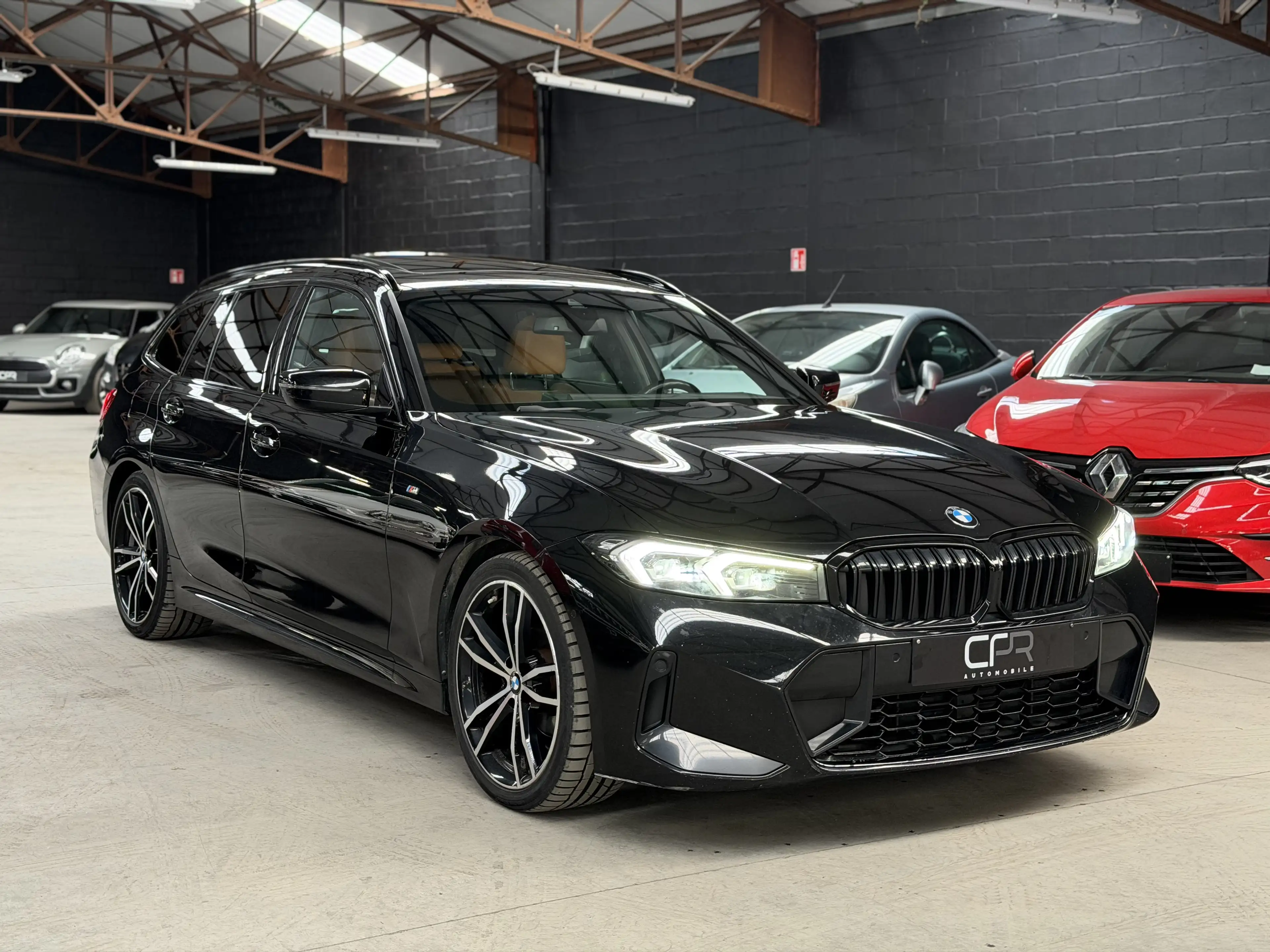 BMW 316 dA * NEW LIFT * PACK M * PANO * CAMERA * CARPLAY — photo 3