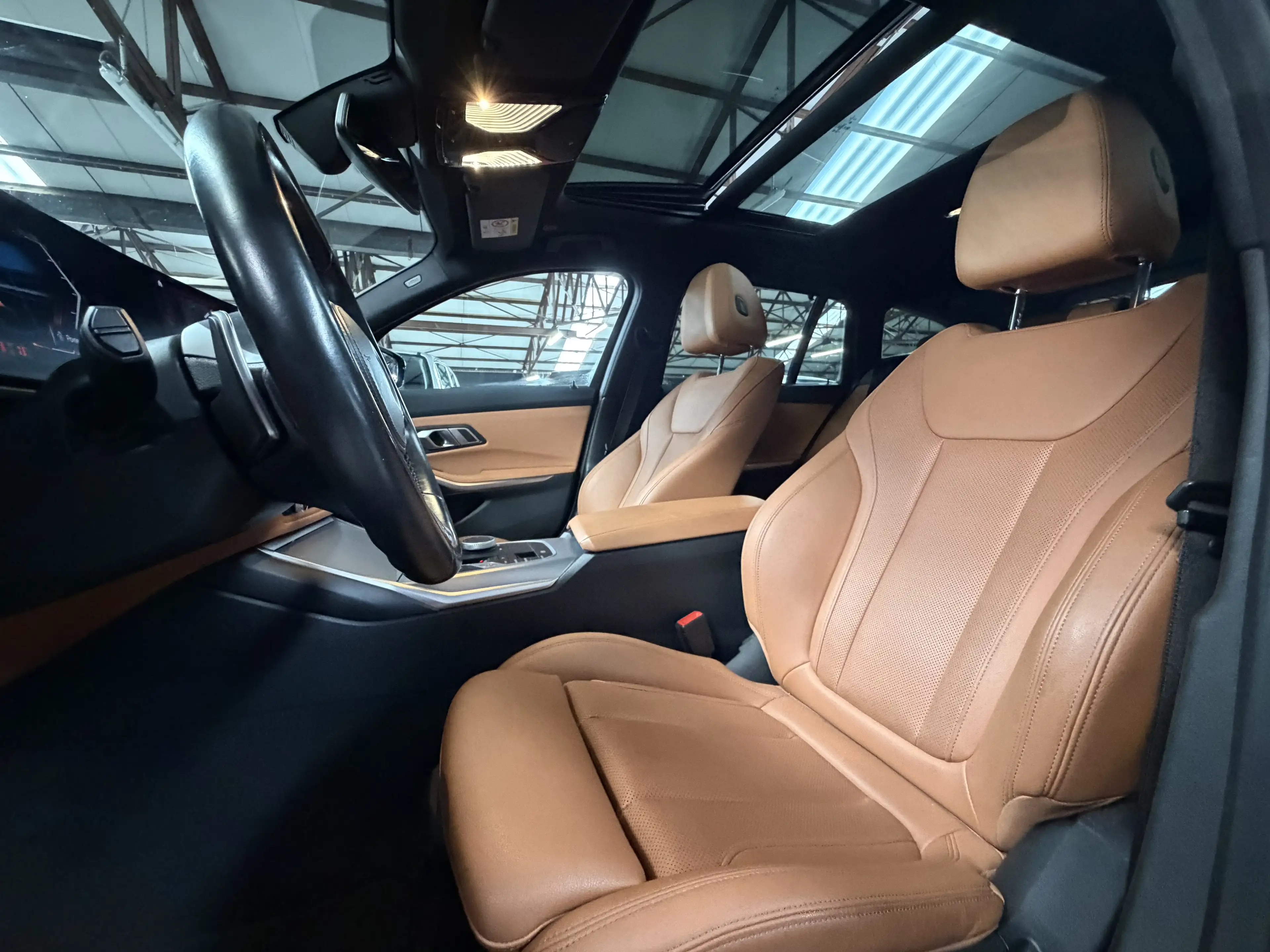 BMW 316 dA * NEW LIFT * PACK M * PANO * CAMERA * CARPLAY — photo 8