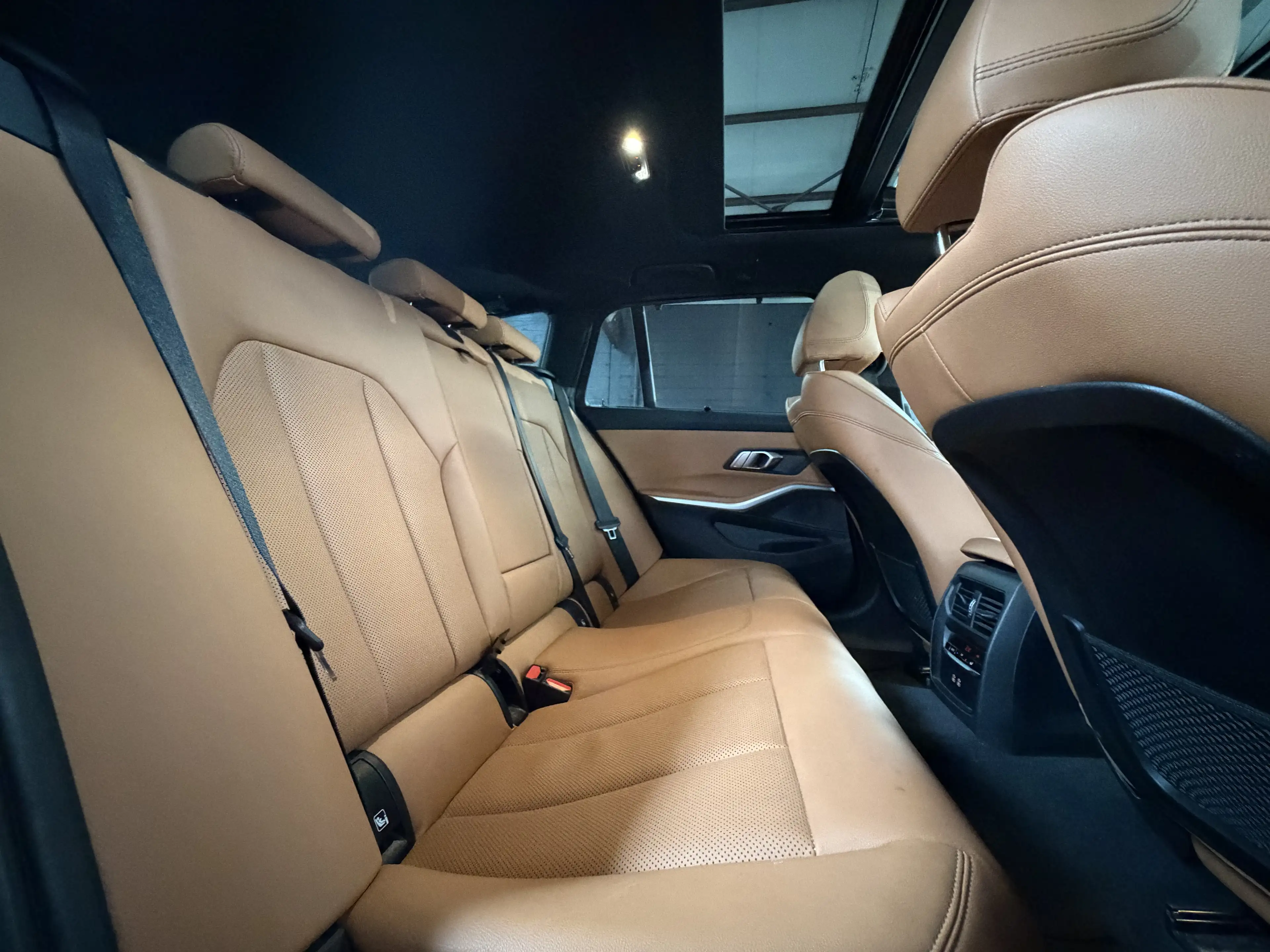 BMW 316 dA * NEW LIFT * PACK M * PANO * CAMERA * CARPLAY — photo 11