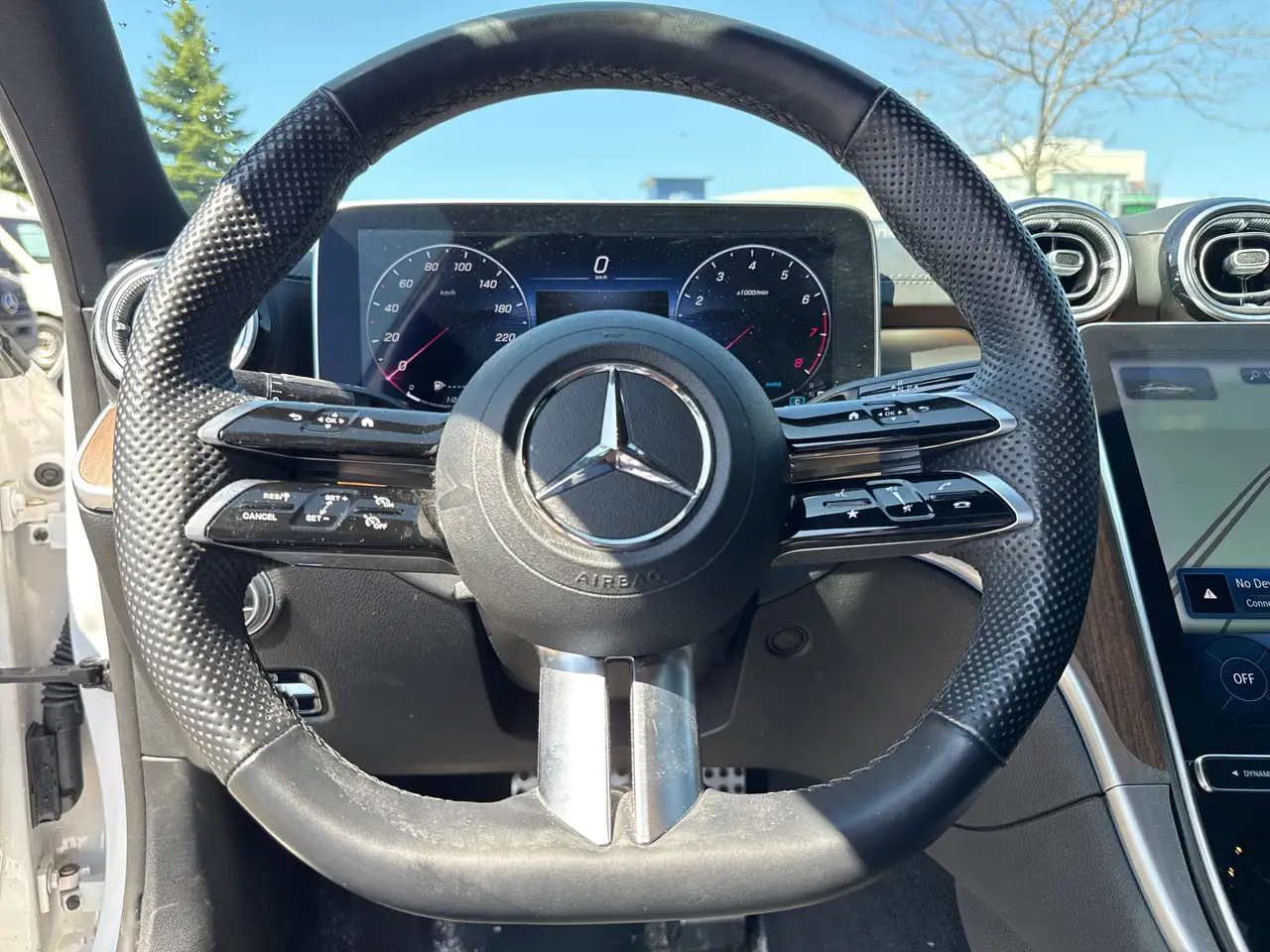 Mercedes-Benz C-Class снимка Mercedes-Benz C-Class