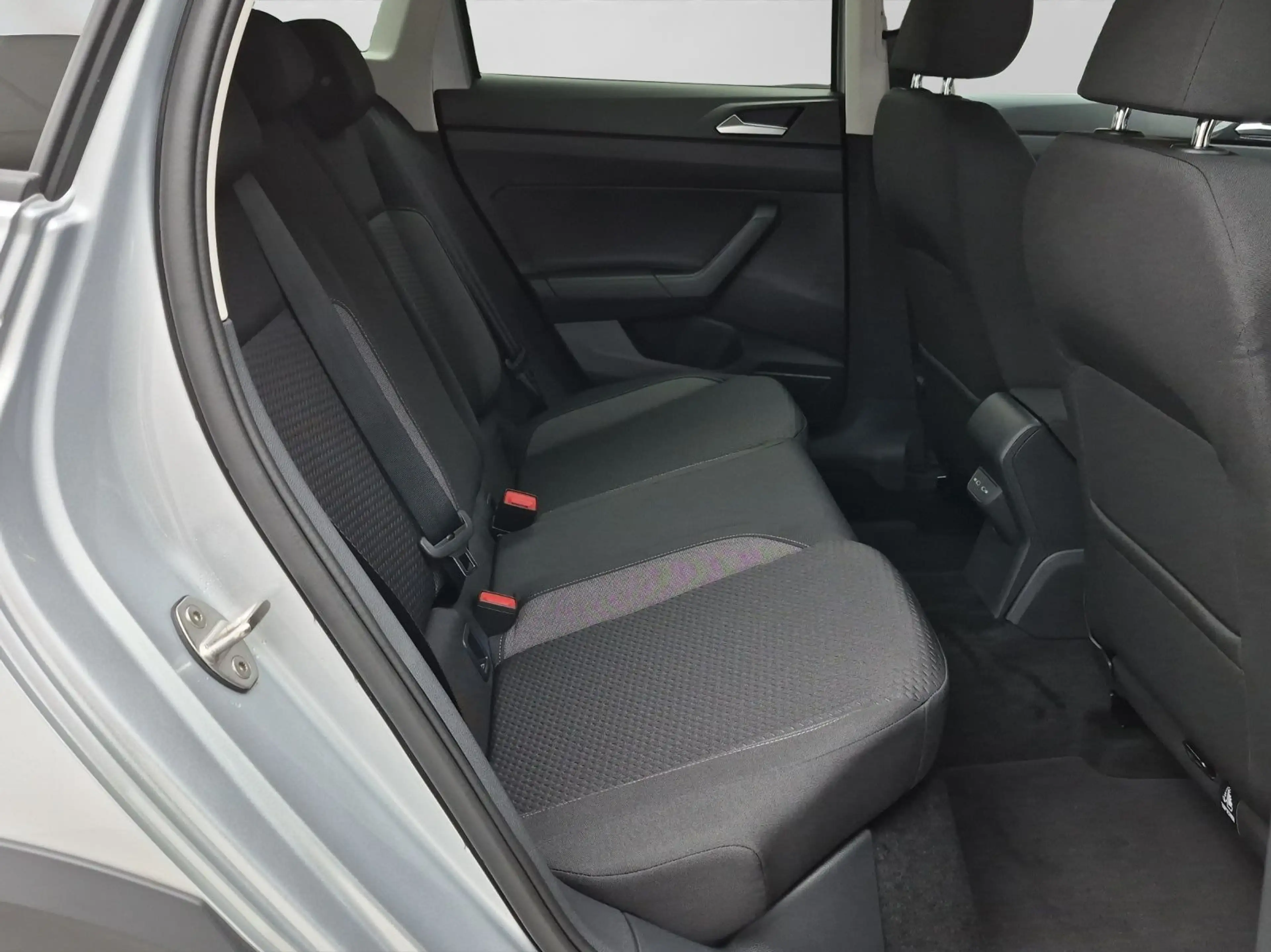 Volkswagen Taigo 1.0 TSI LIFE REAR VIEW NAVI AHK SITZHZ CLI — photo 6