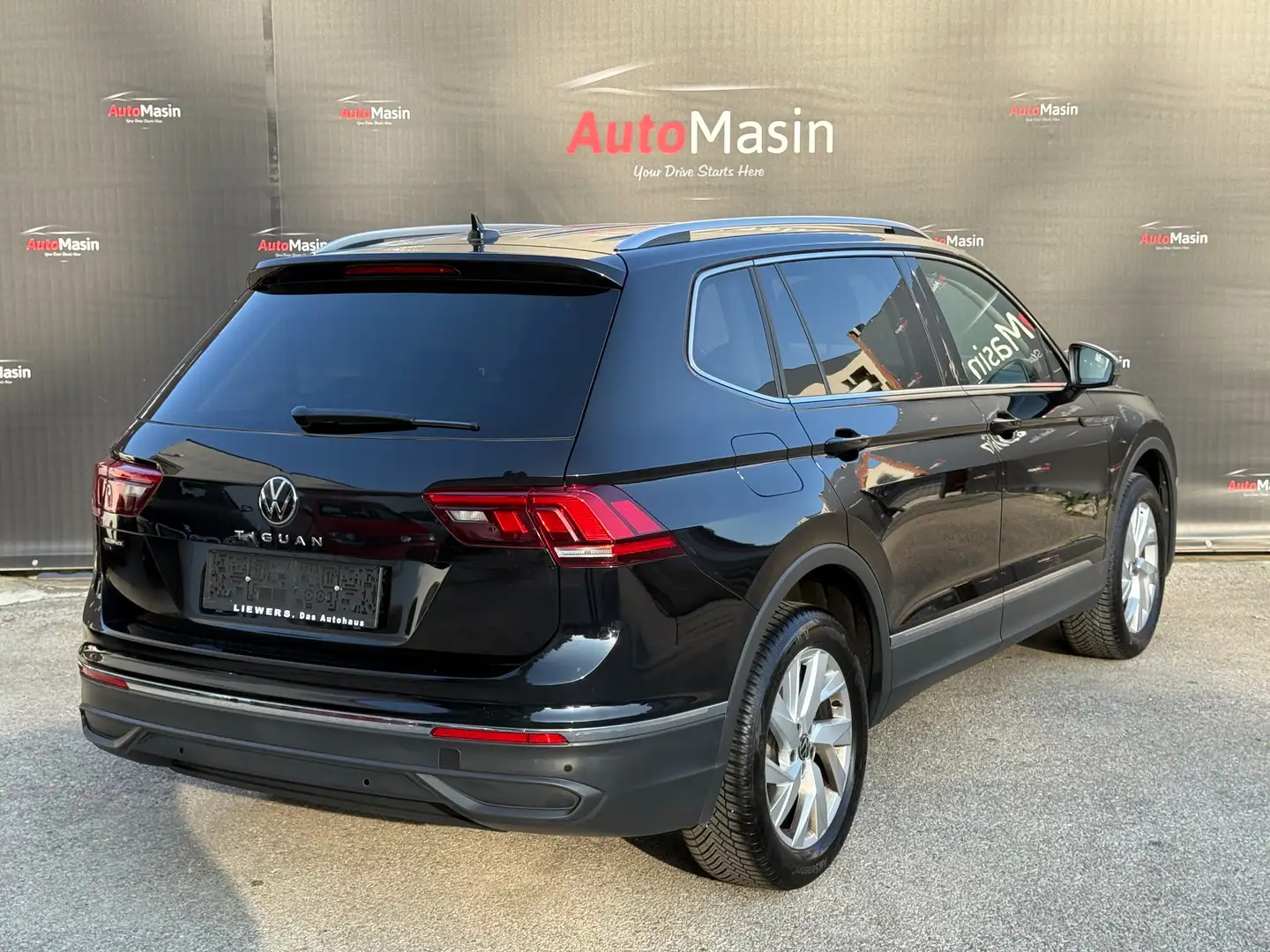 Volkswagen Tiguan Allspace Life // 7-Sitzer // WERKSGARANTIE bis 09/2026 // Schwarz - 2