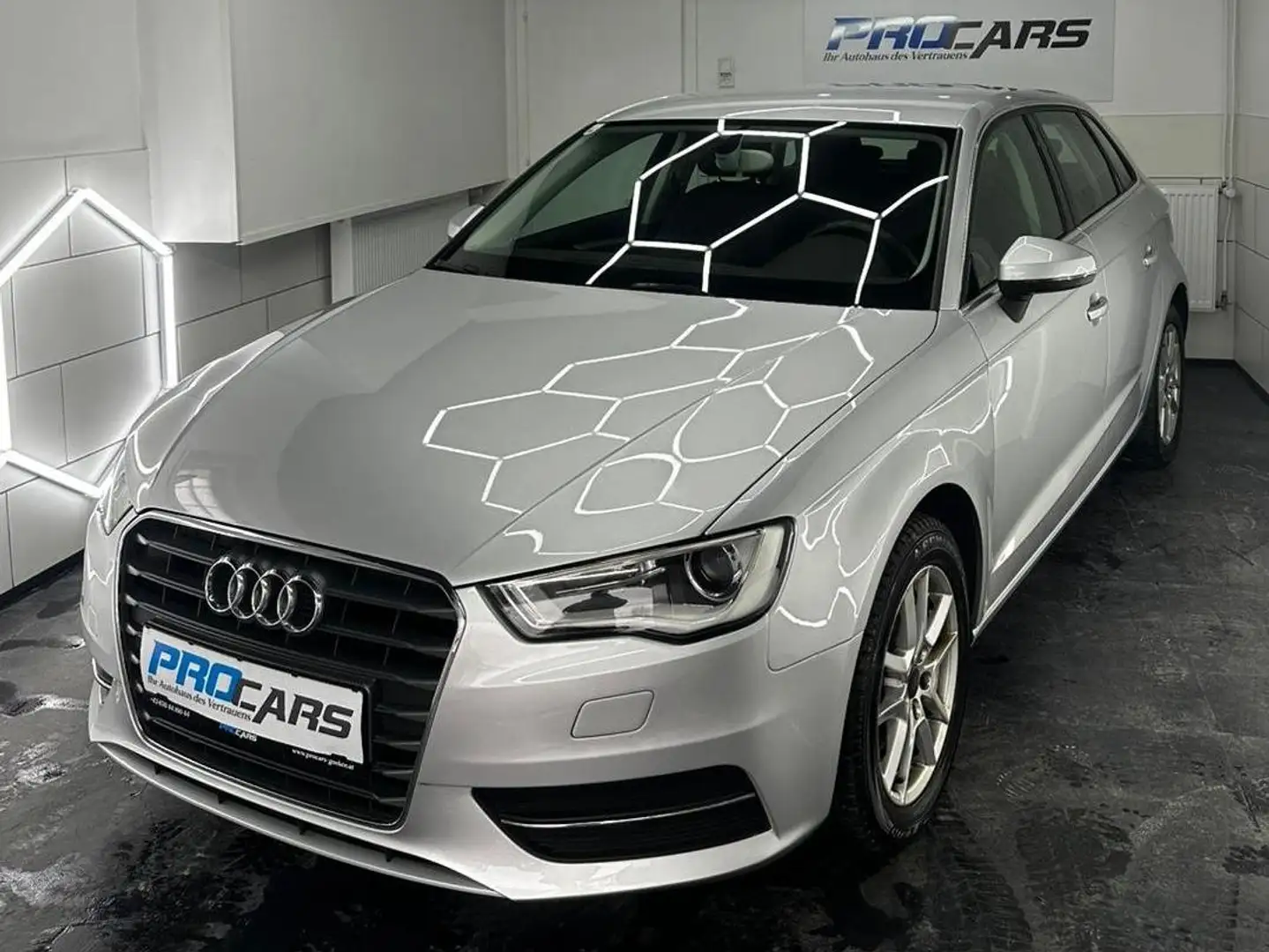 Audi A3 ambiente Grau - 2
