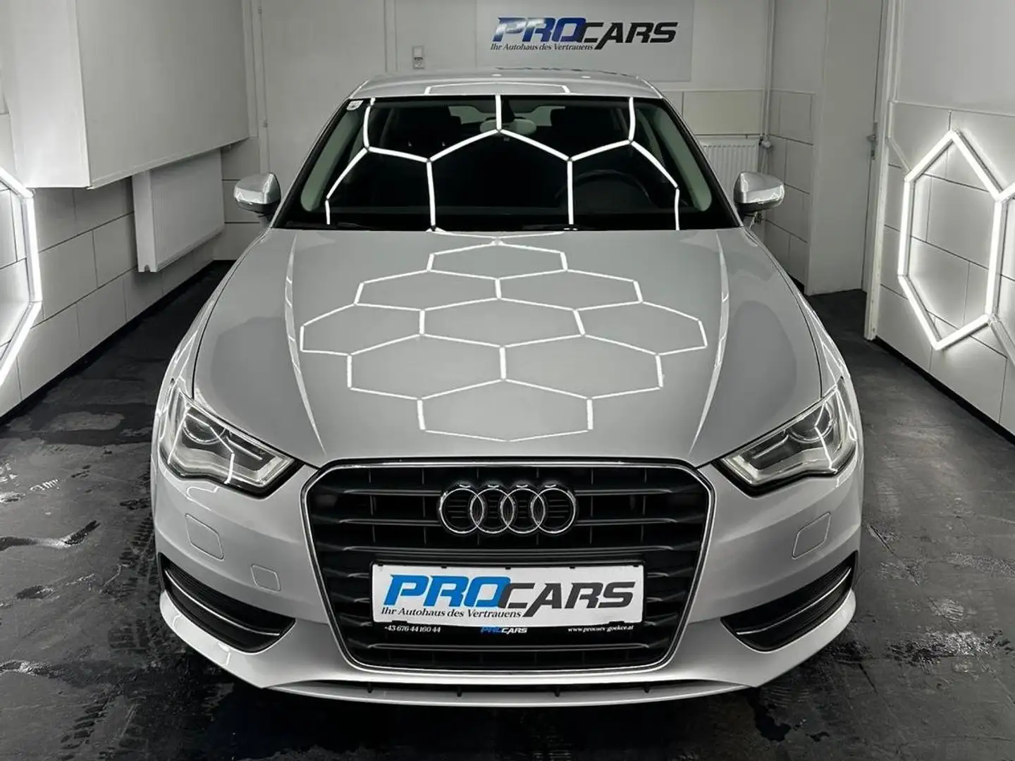 Audi A3 ambiente Grau - 1