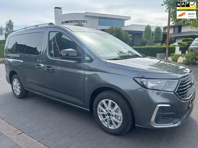 Ford Tourneo Connect automaat 1.5 zeer luxe uitgevoerd. 114 pk
