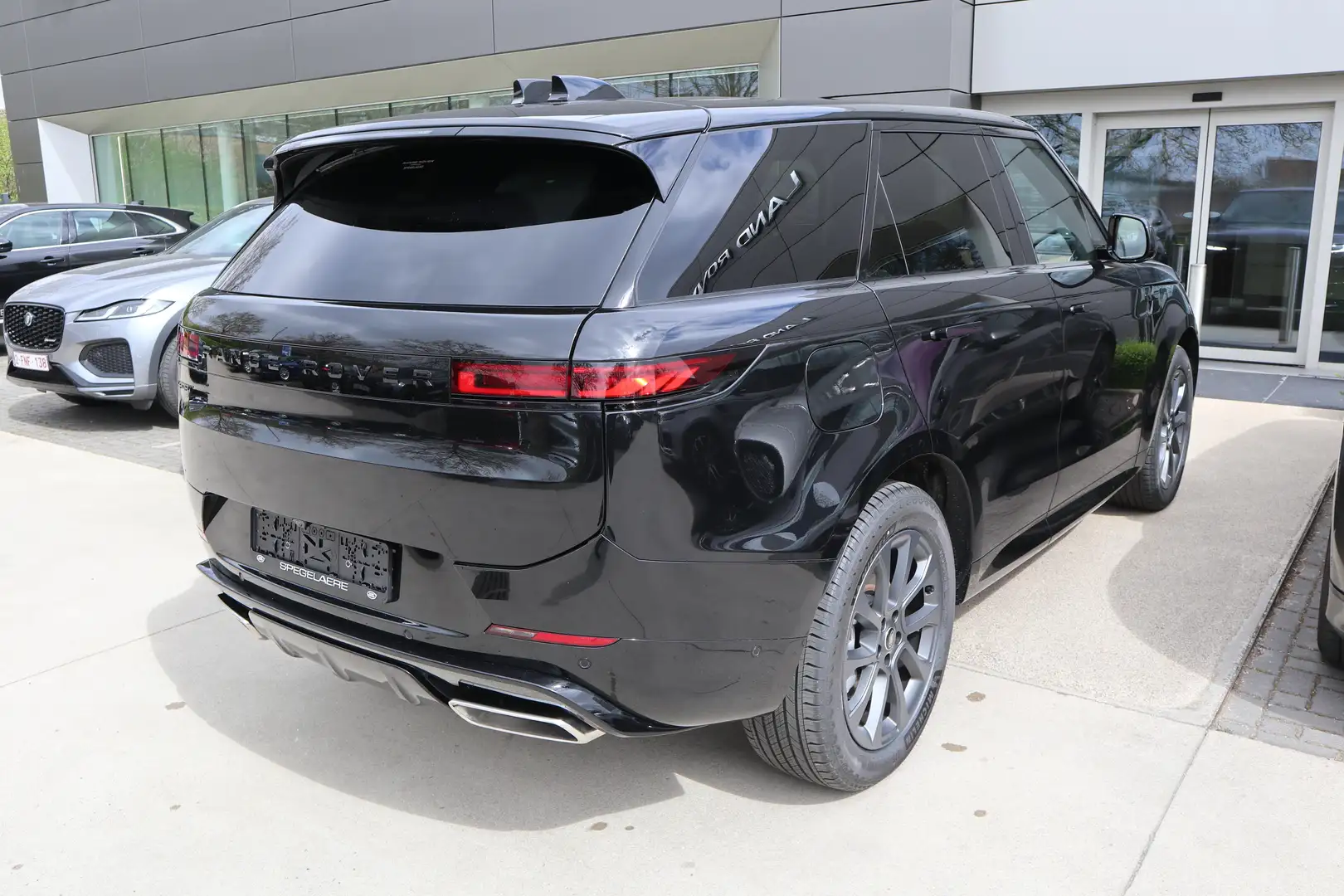 Land Rover Range Rover Sport P460e Dynamic SE Noir - 2