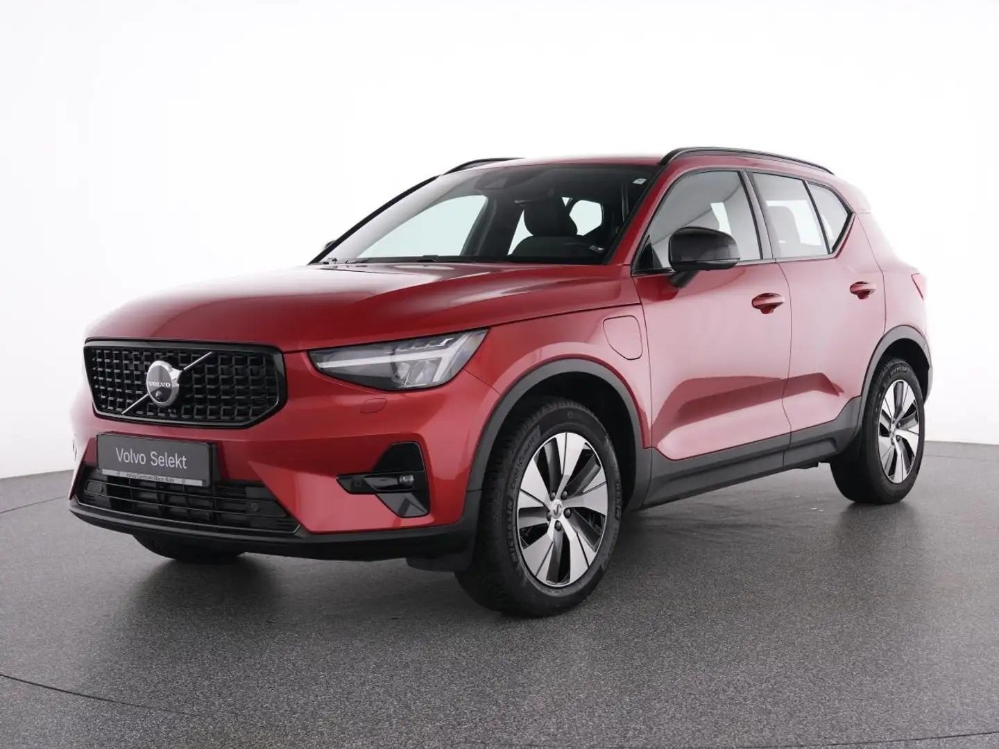 Volvo XC40 T4 Recharge Plus Dark+AHK+LICHTPAK+360°+18 Rot - 2