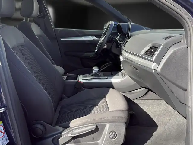 Audi Q5 view 14