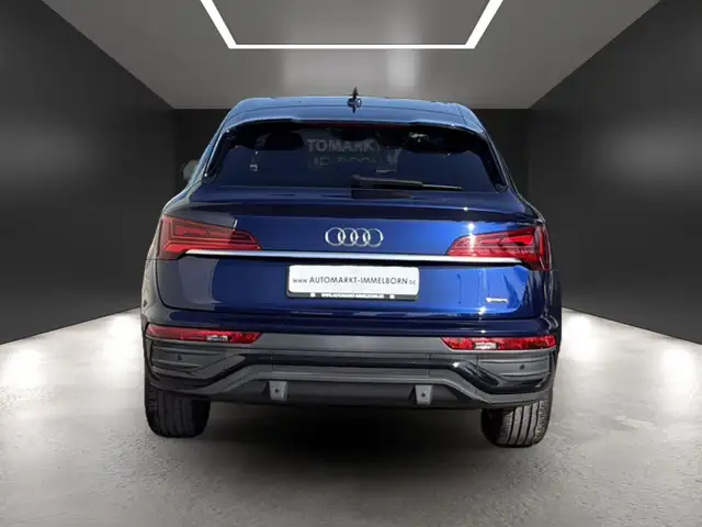 Audi Q5 view 7