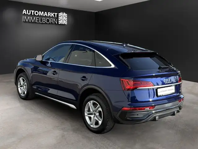 Audi Q5 view 3