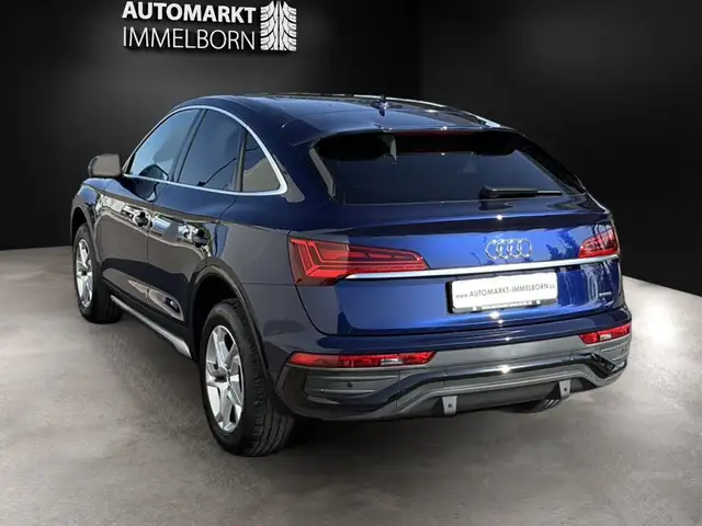 Audi Q5 view 4
